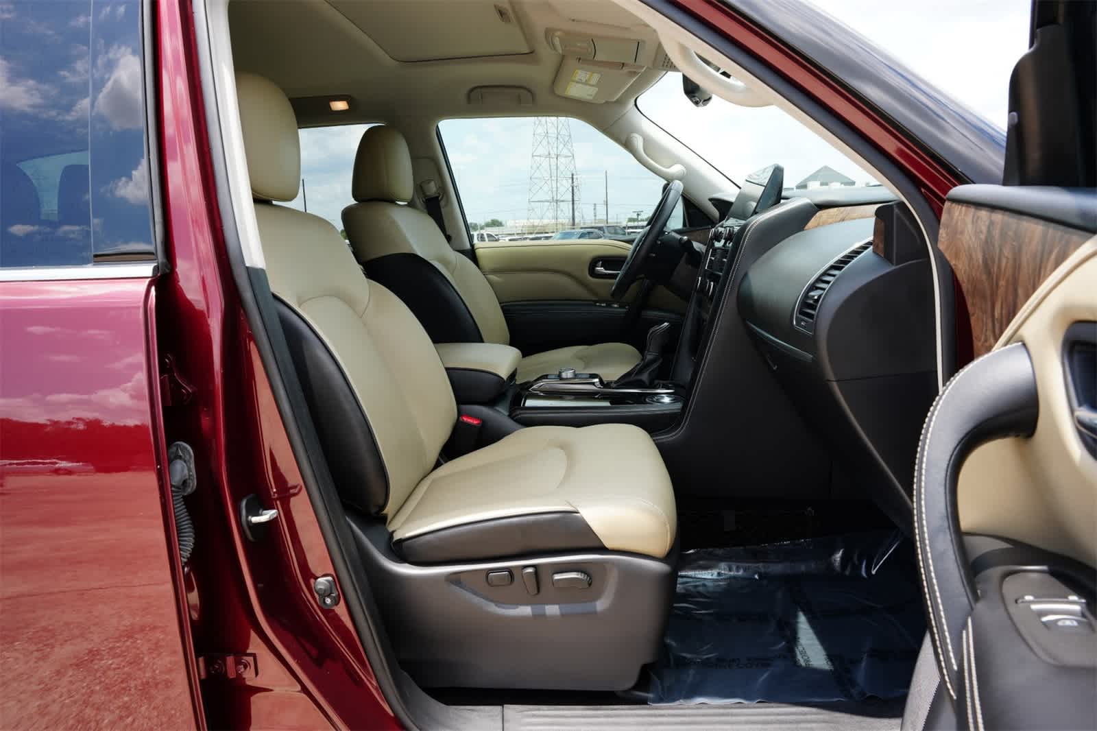 2022 INFINITI QX80 Premium Select 24