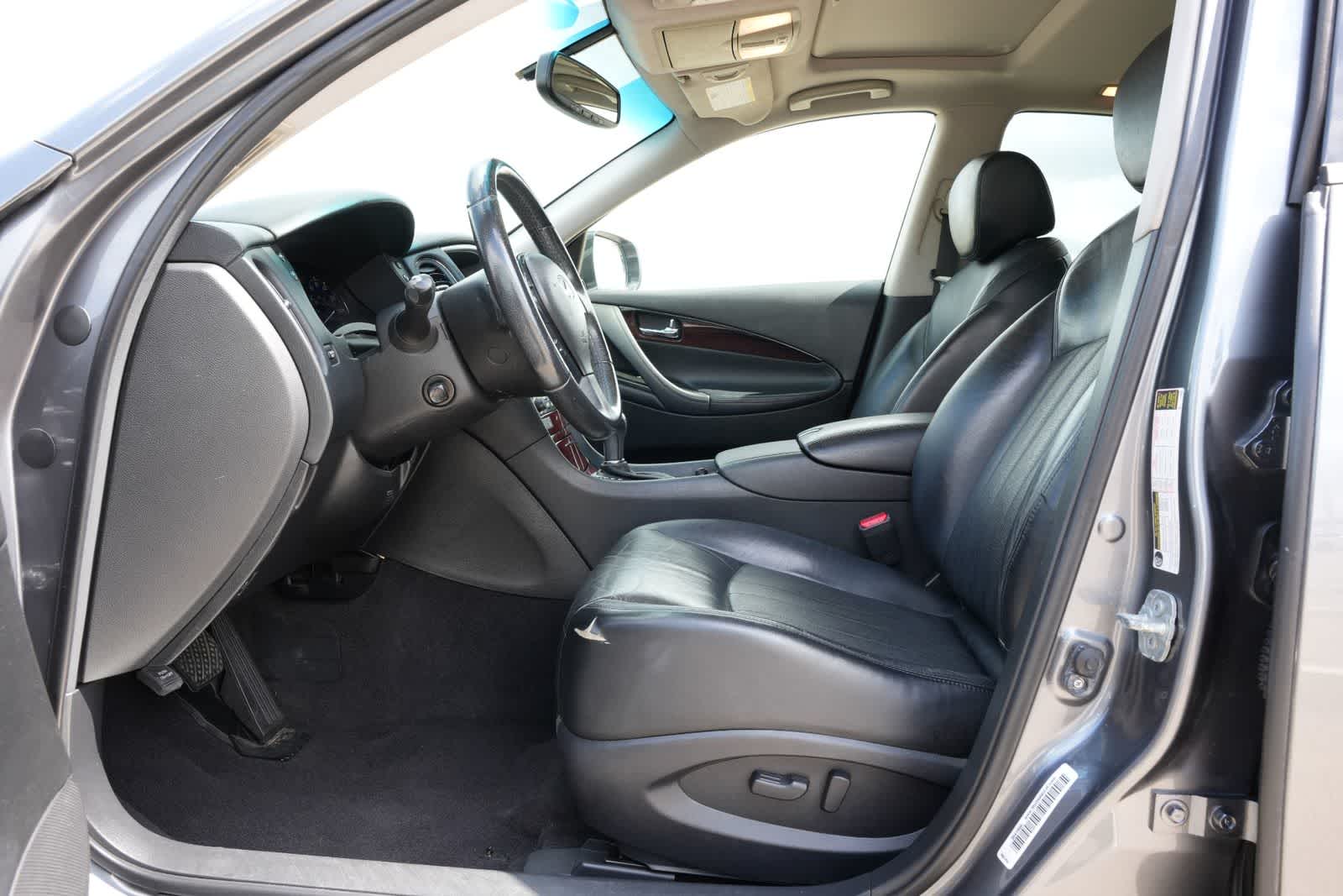 Thumbnail: 2016 INFINITI QX50 - 16