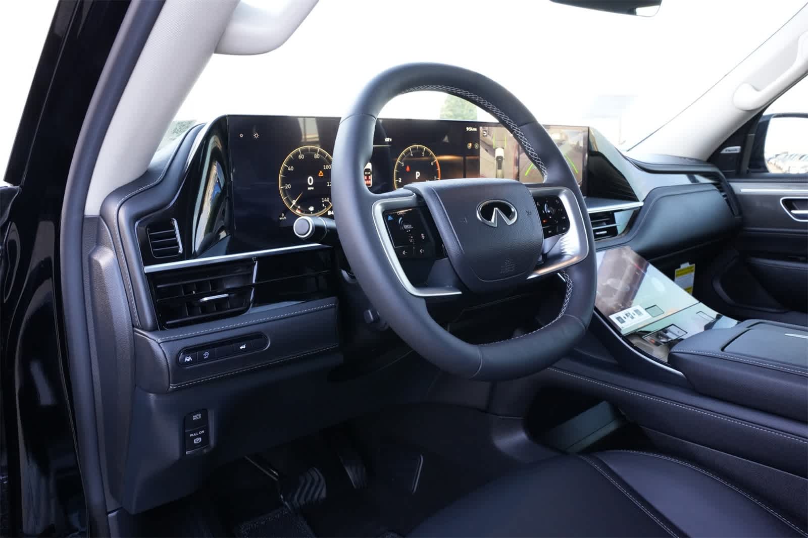 Thumbnail: 2026 INFINITI QX80 - 16