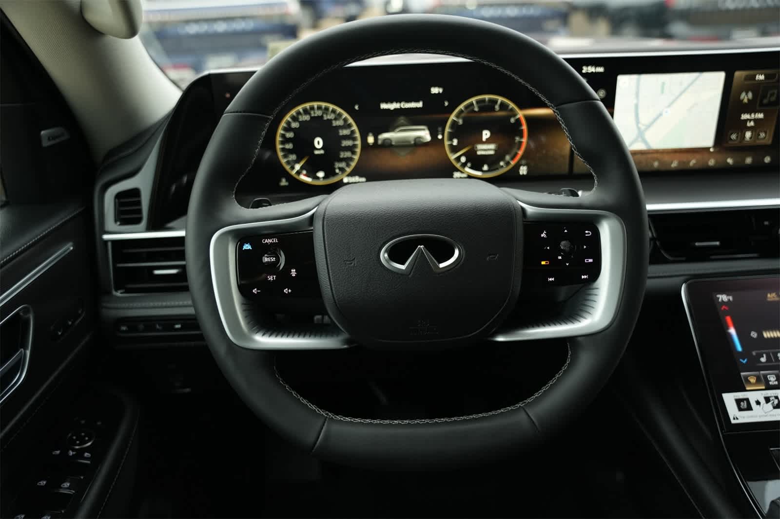 2025 INFINITI QX80 Luxe 9