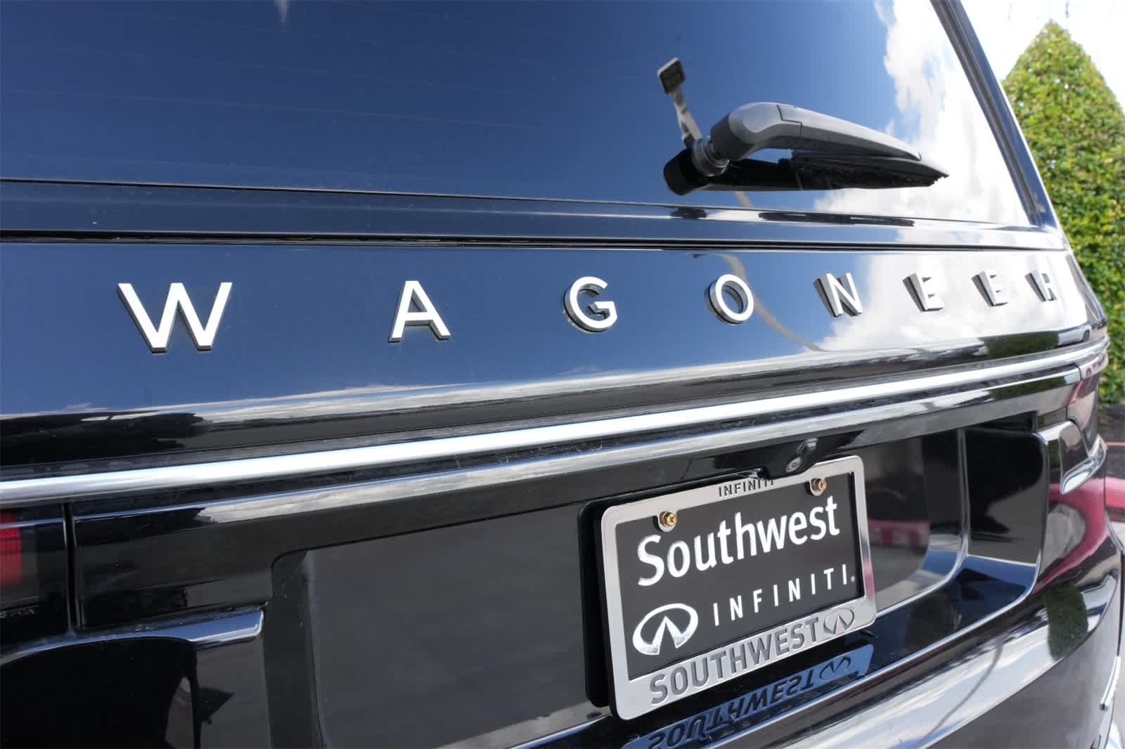 Thumbnail: 2022 Jeep Wagoneer - 19
