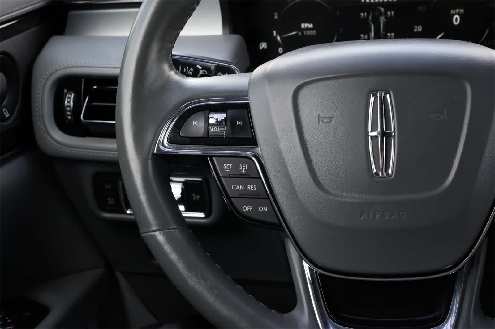 Thumbnail: 2022 Lincoln Nautilus - 10