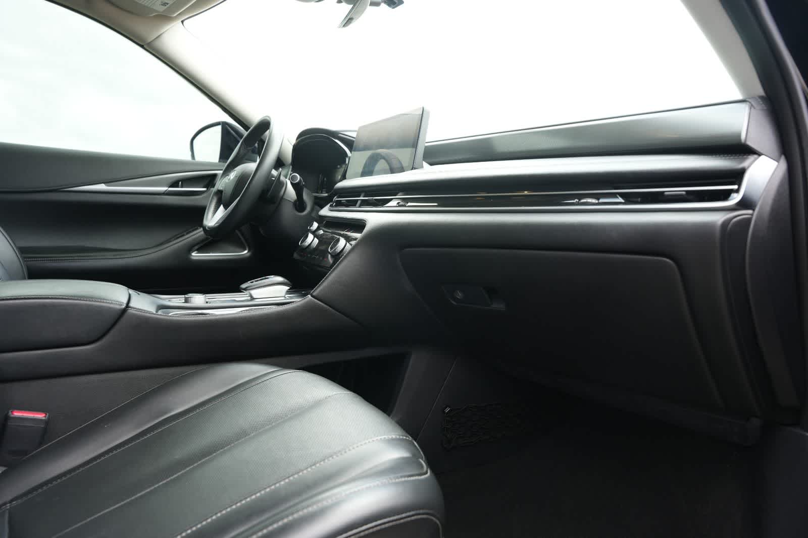 Thumbnail: 2023 INFINITI QX60 - 21