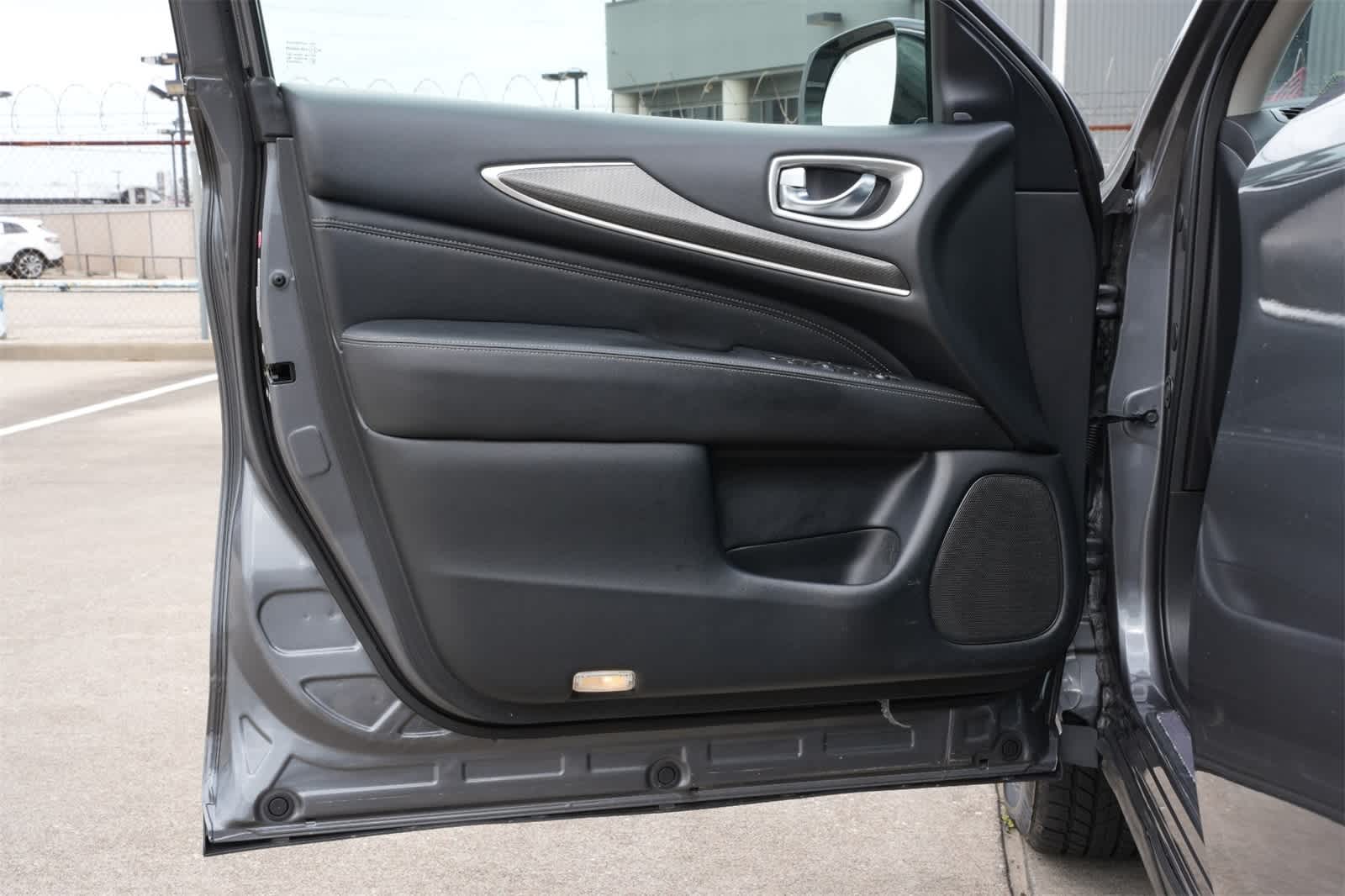 Thumbnail: 2020 INFINITI QX60 - 18