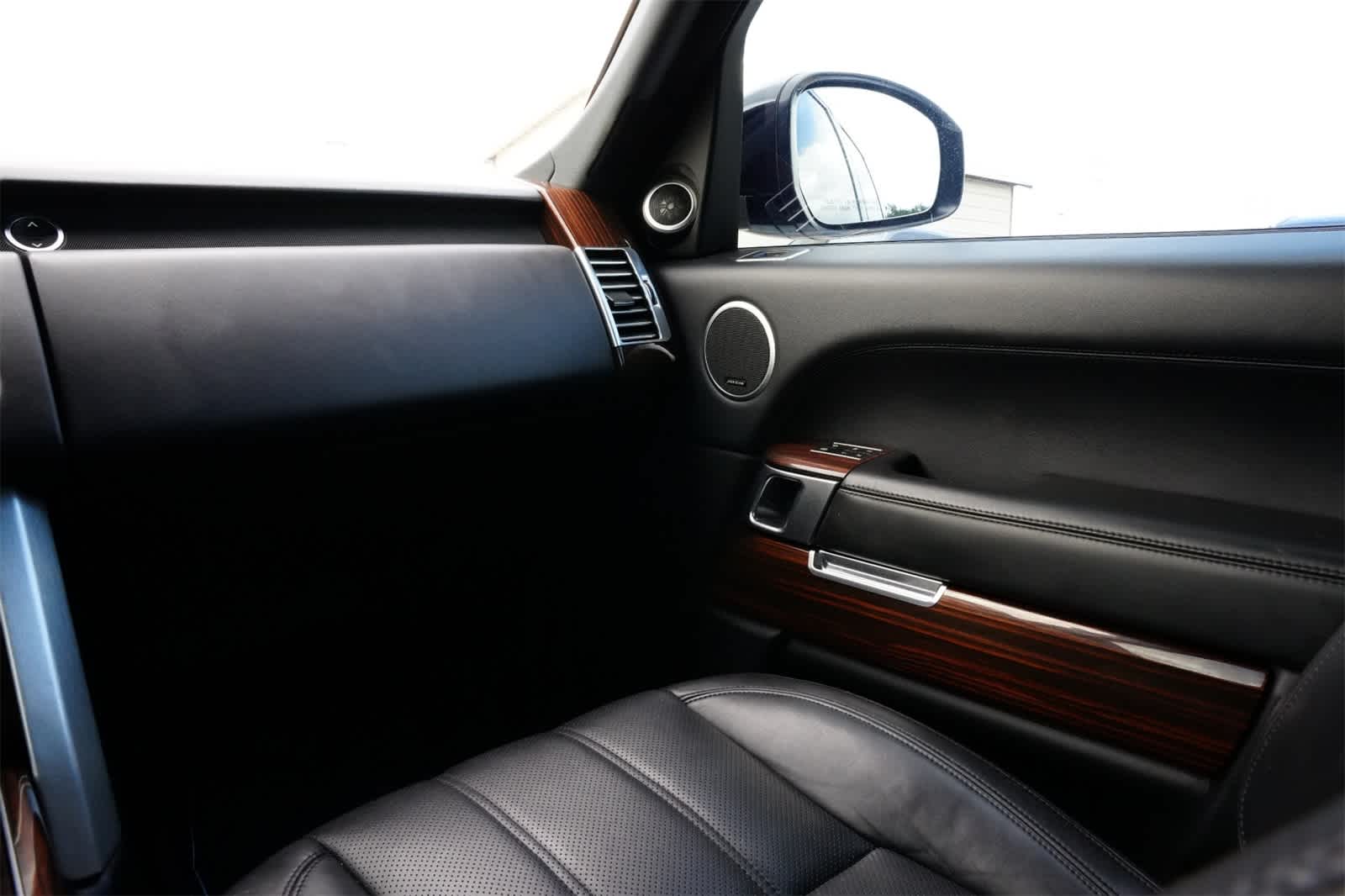 Thumbnail: 2016 Land Rover Range Rover - 8