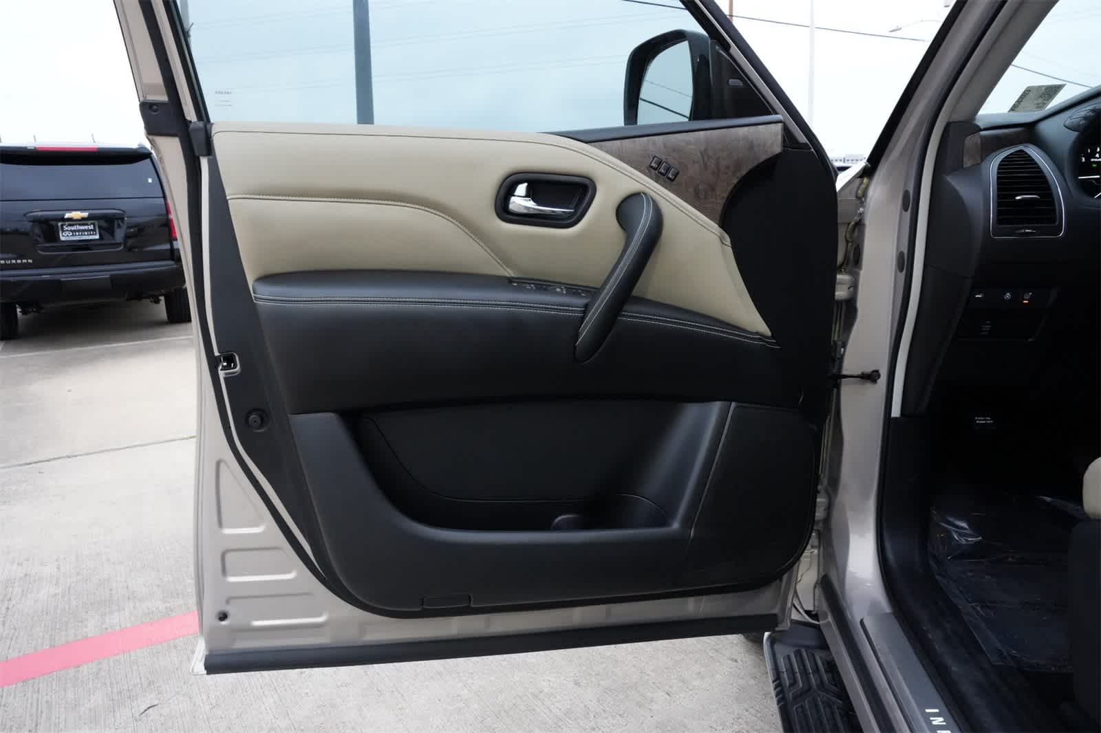 Thumbnail: 2022 INFINITI QX80 - 18