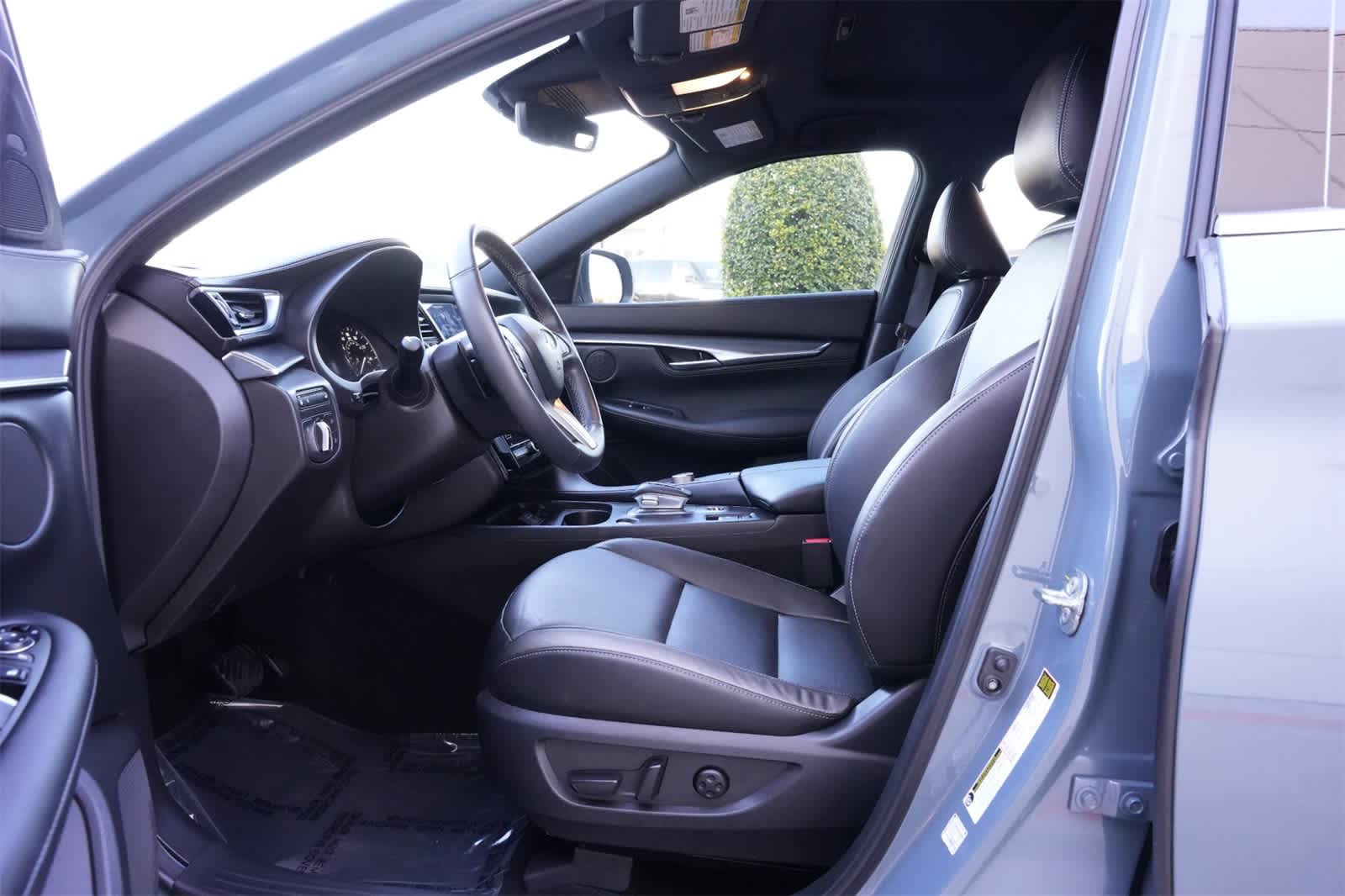 Thumbnail: 2025 INFINITI QX55 - 17