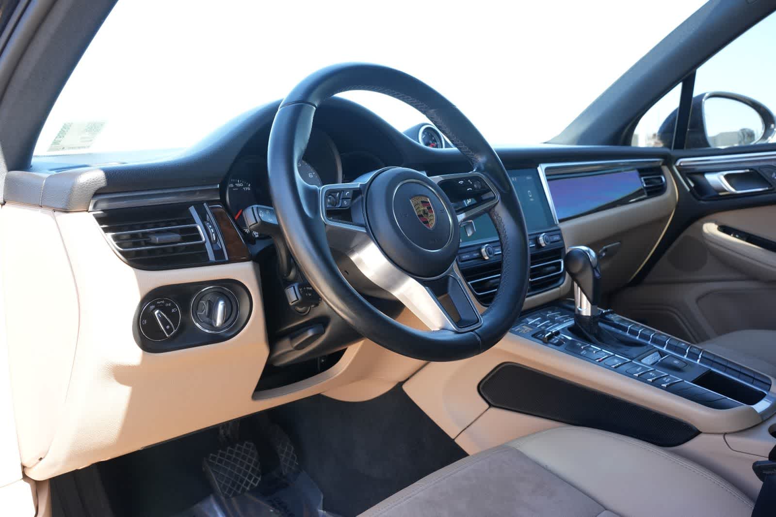 Thumbnail: 2021 Porsche Macan - 16