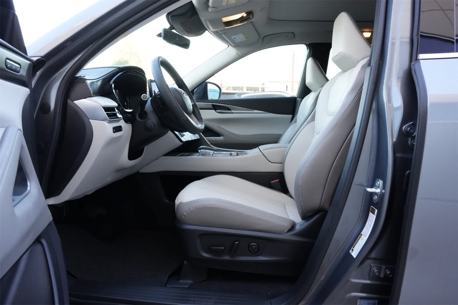 Thumbnail: 2026 INFINITI QX60 - 17