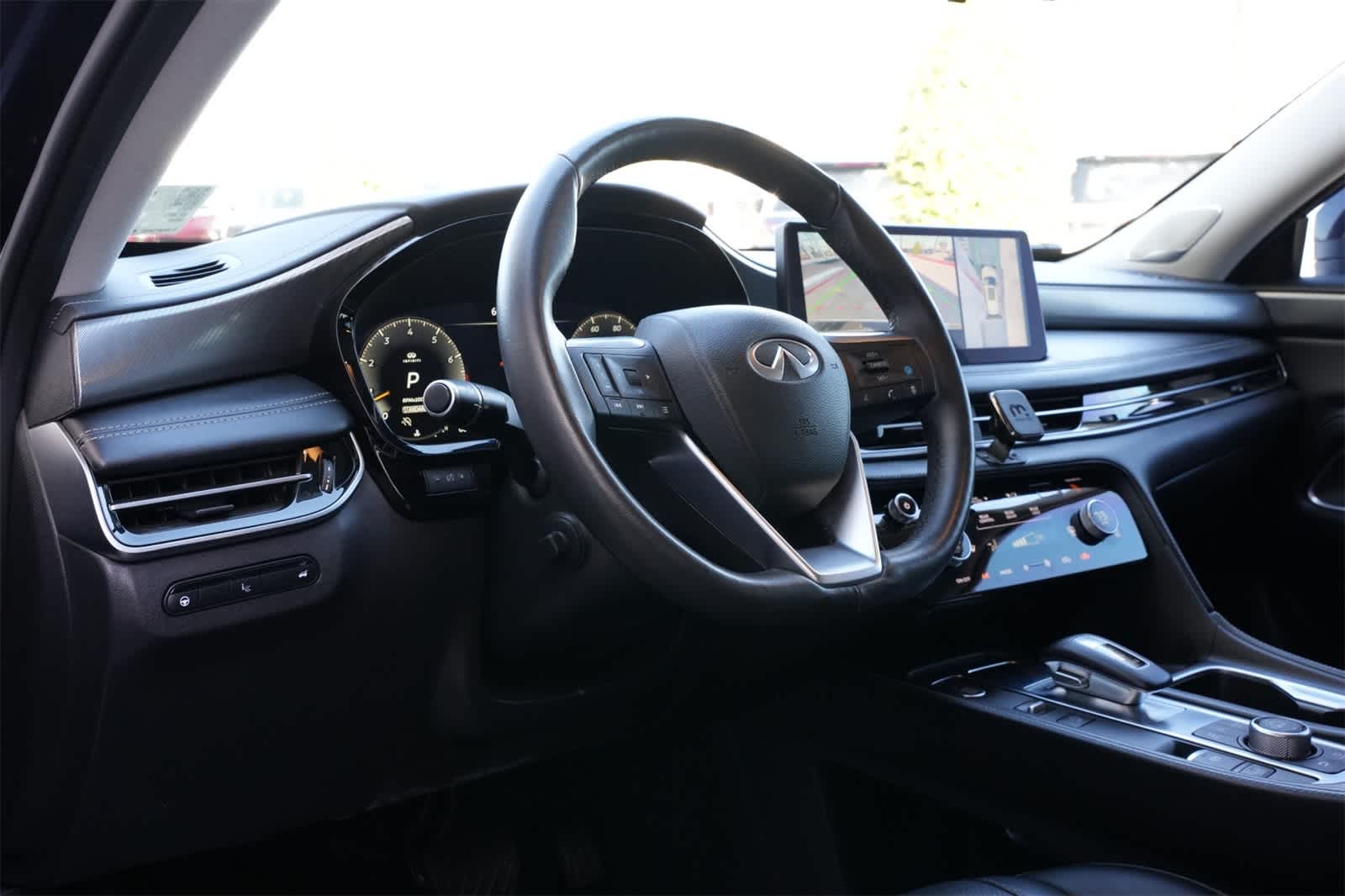 Thumbnail: 2023 INFINITI QX60 - 16