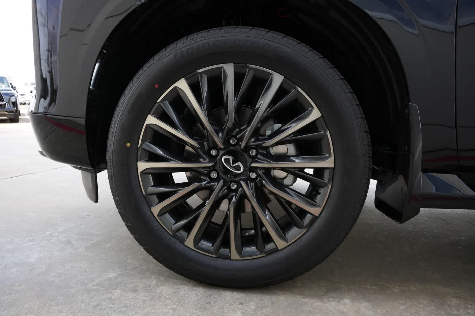 Thumbnail: 2026 INFINITI QX80 - 28