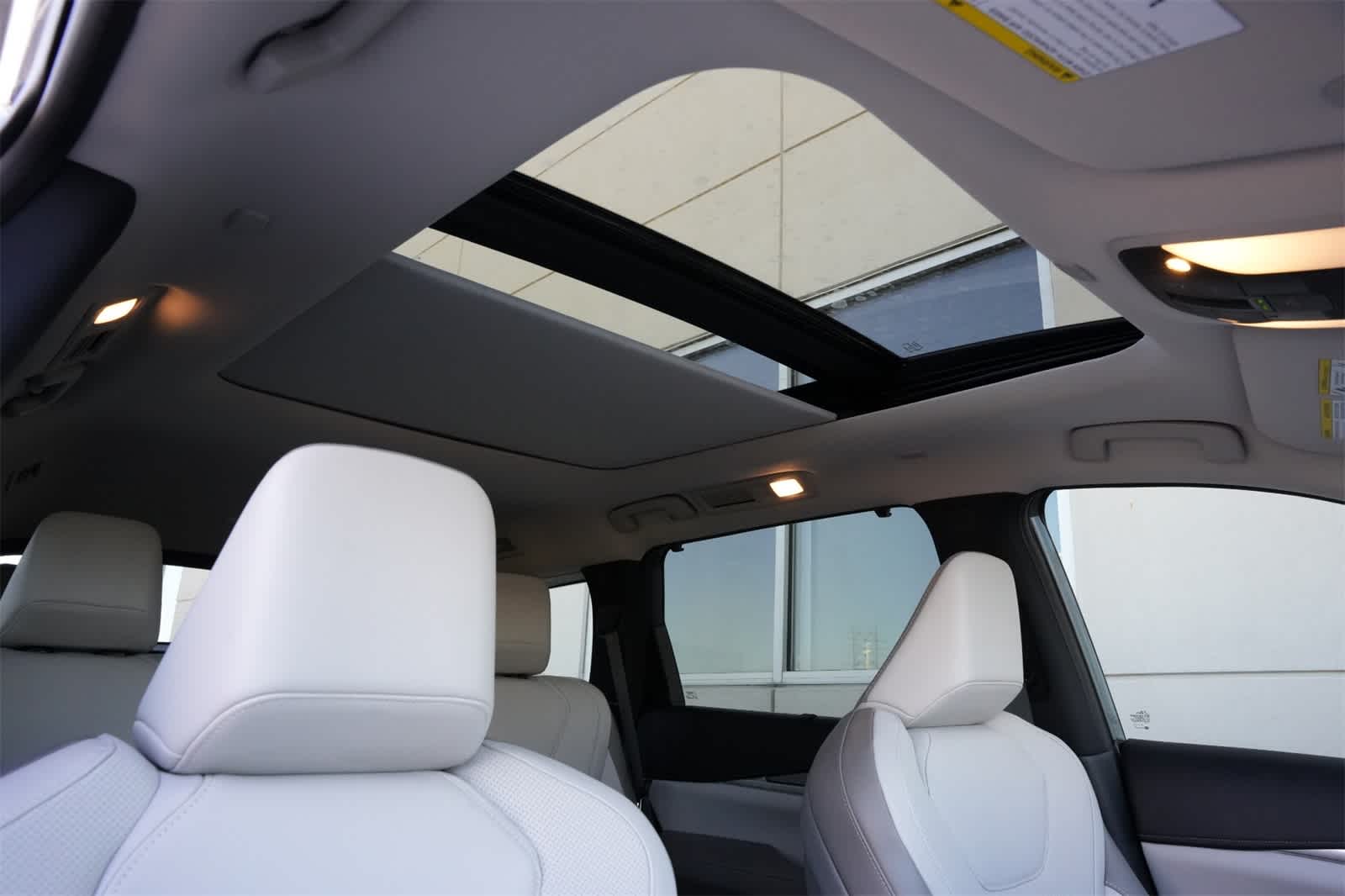 Thumbnail: 2026 INFINITI QX60 - 25