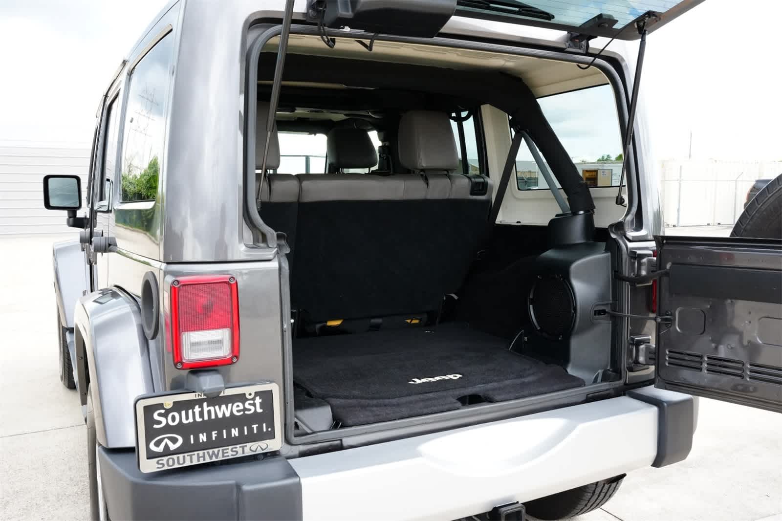 Thumbnail: 2014 Jeep Wrangler - 20