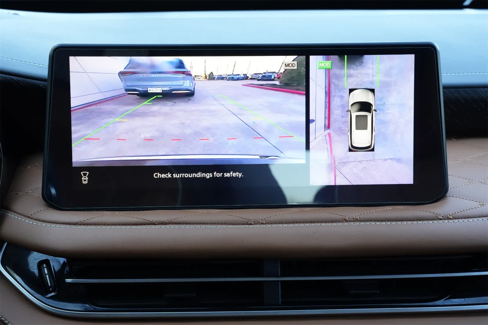 Thumbnail: 2025 INFINITI QX60 - 14