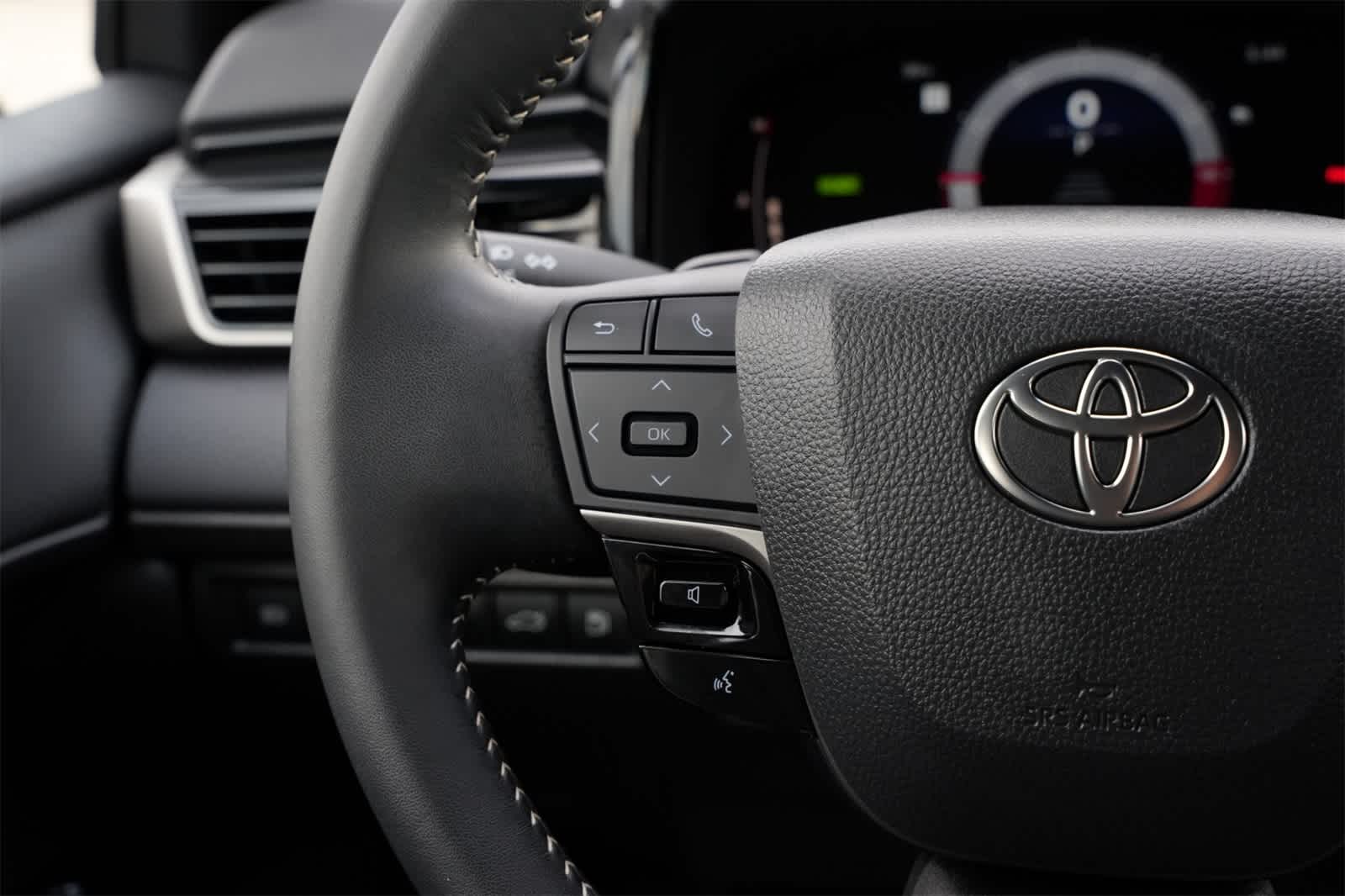 Thumbnail: 2025 Toyota Camry - 10