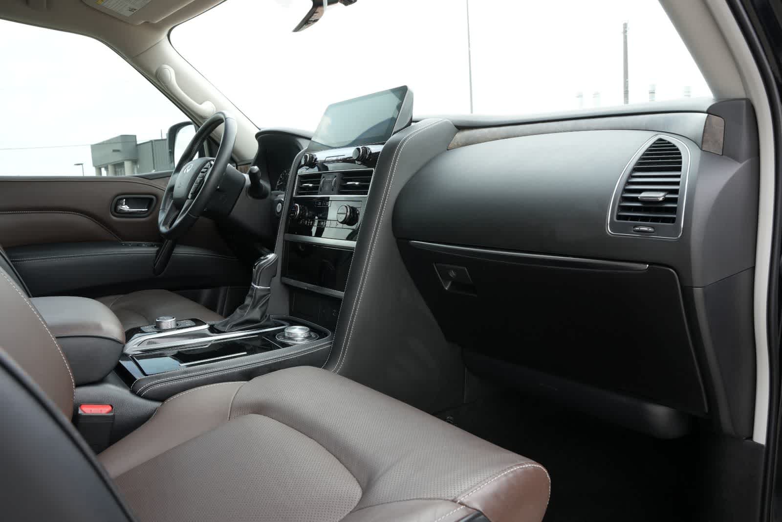 Thumbnail: 2024 INFINITI QX80 - 22