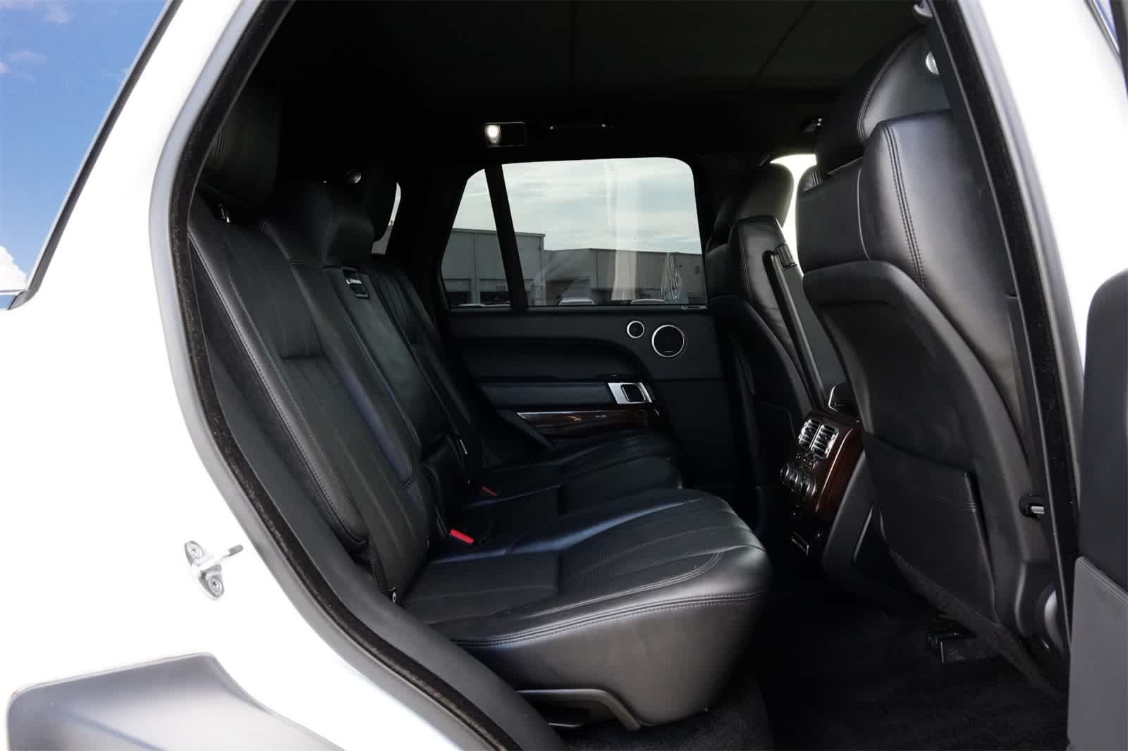 Thumbnail: 2016 Land Rover Range Rover - 20