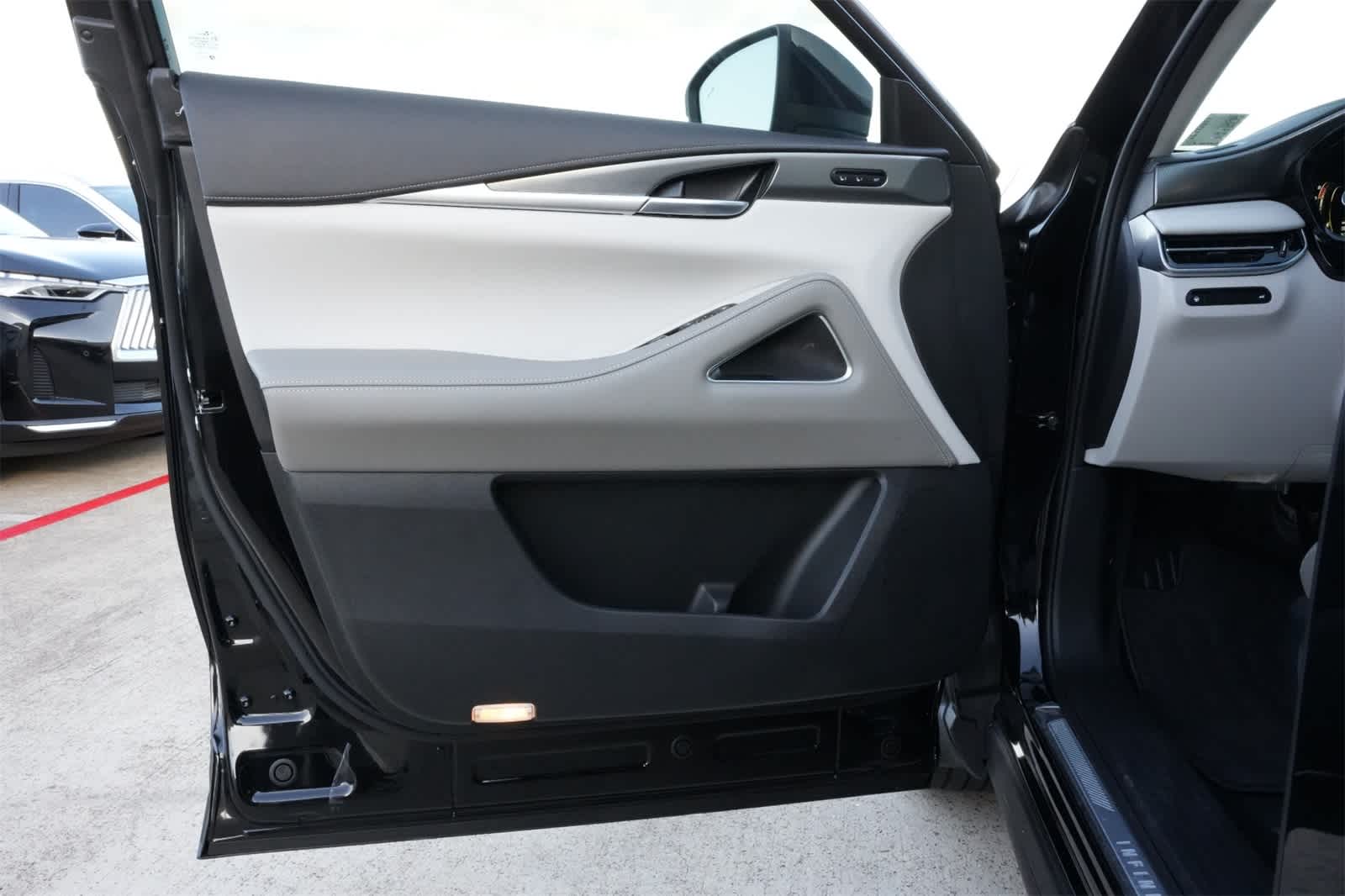 Thumbnail: 2026 INFINITI QX60 - 18