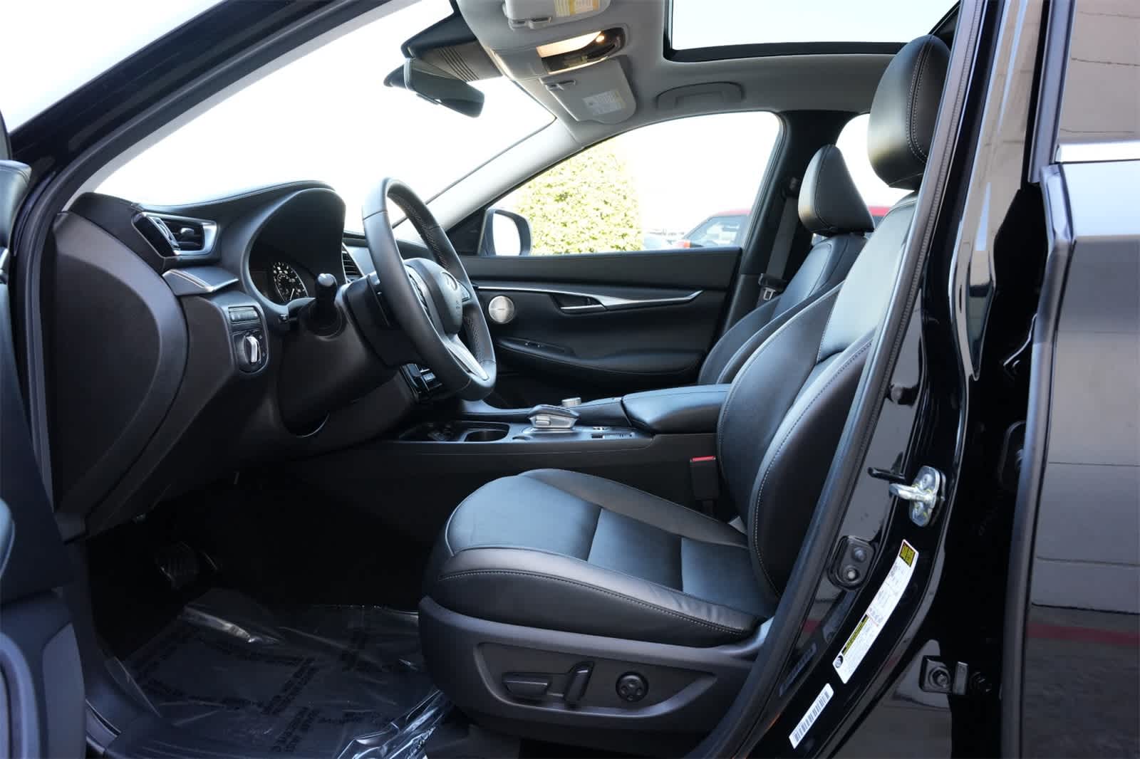 Thumbnail: 2025 INFINITI QX50 - 17