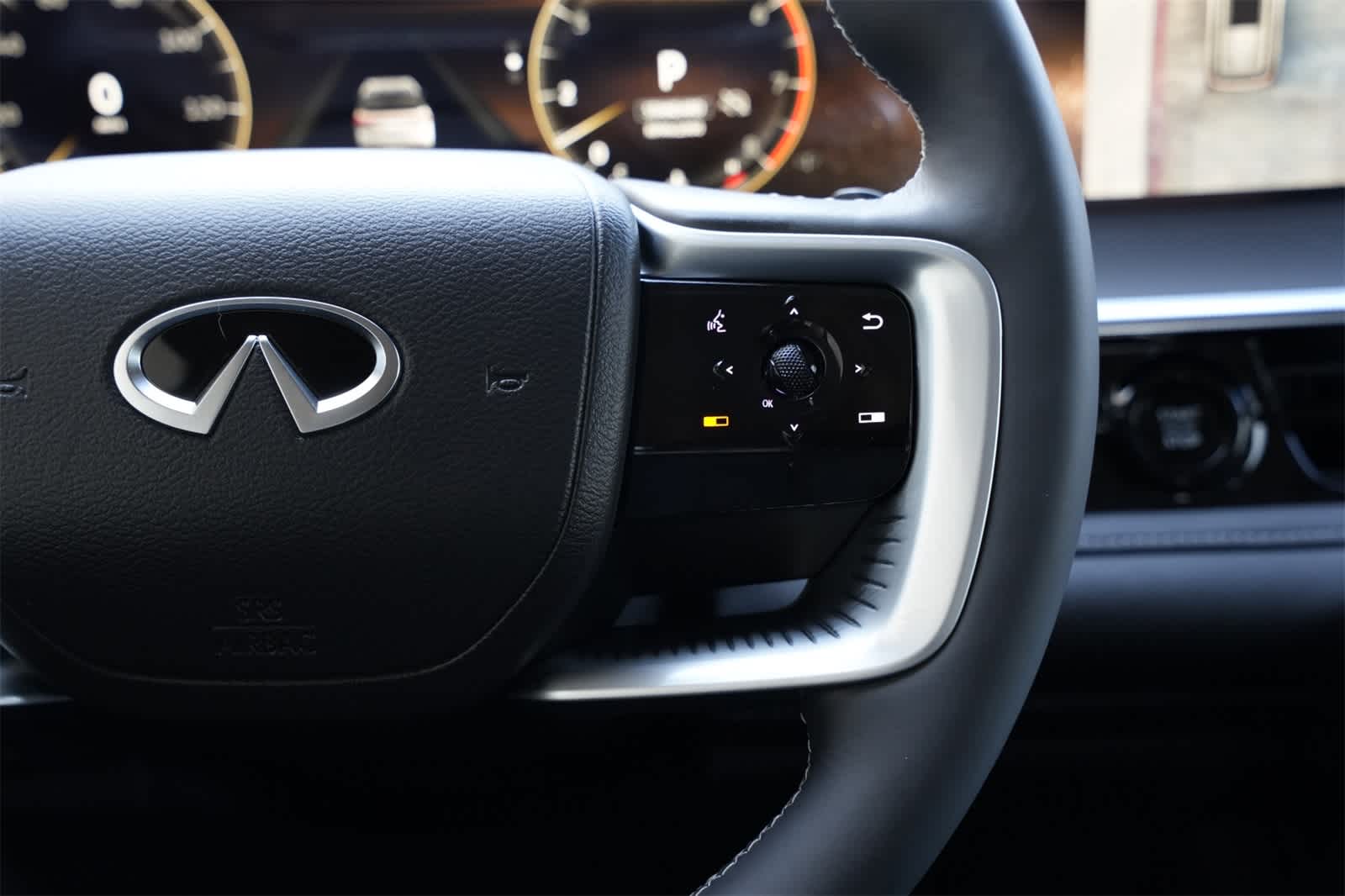 Thumbnail: 2026 INFINITI QX80 - 11