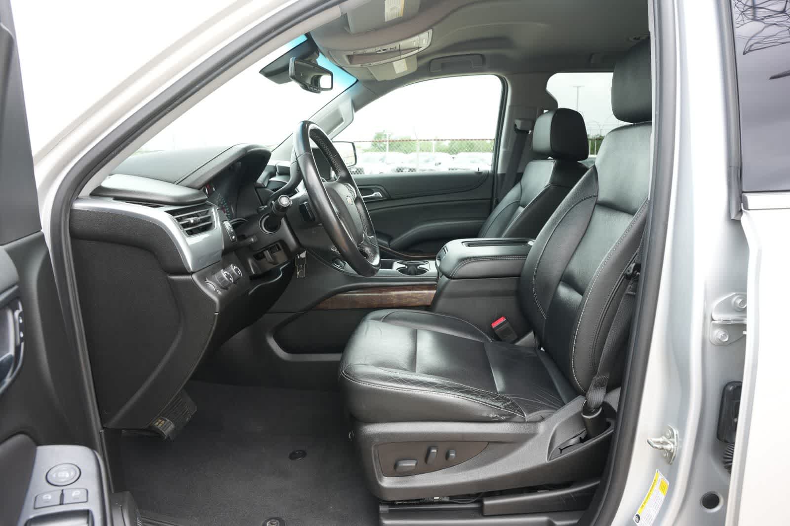 Thumbnail: 2019 Chevrolet Tahoe - 16