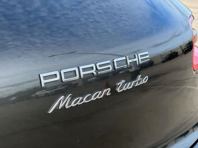 2015 Porsche Macan Turbo 19