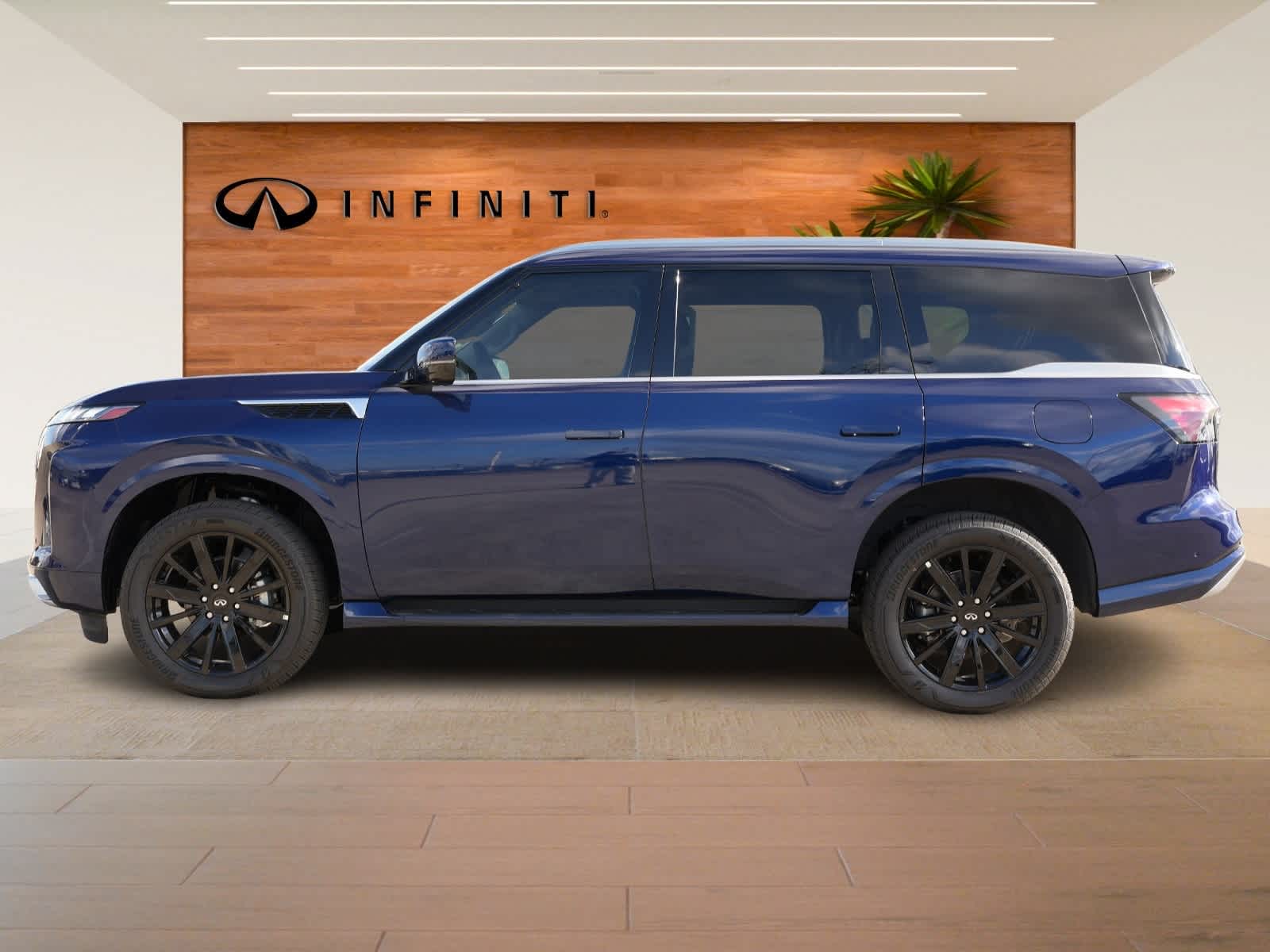 Thumbnail: 2025 INFINITI QX80 - 4