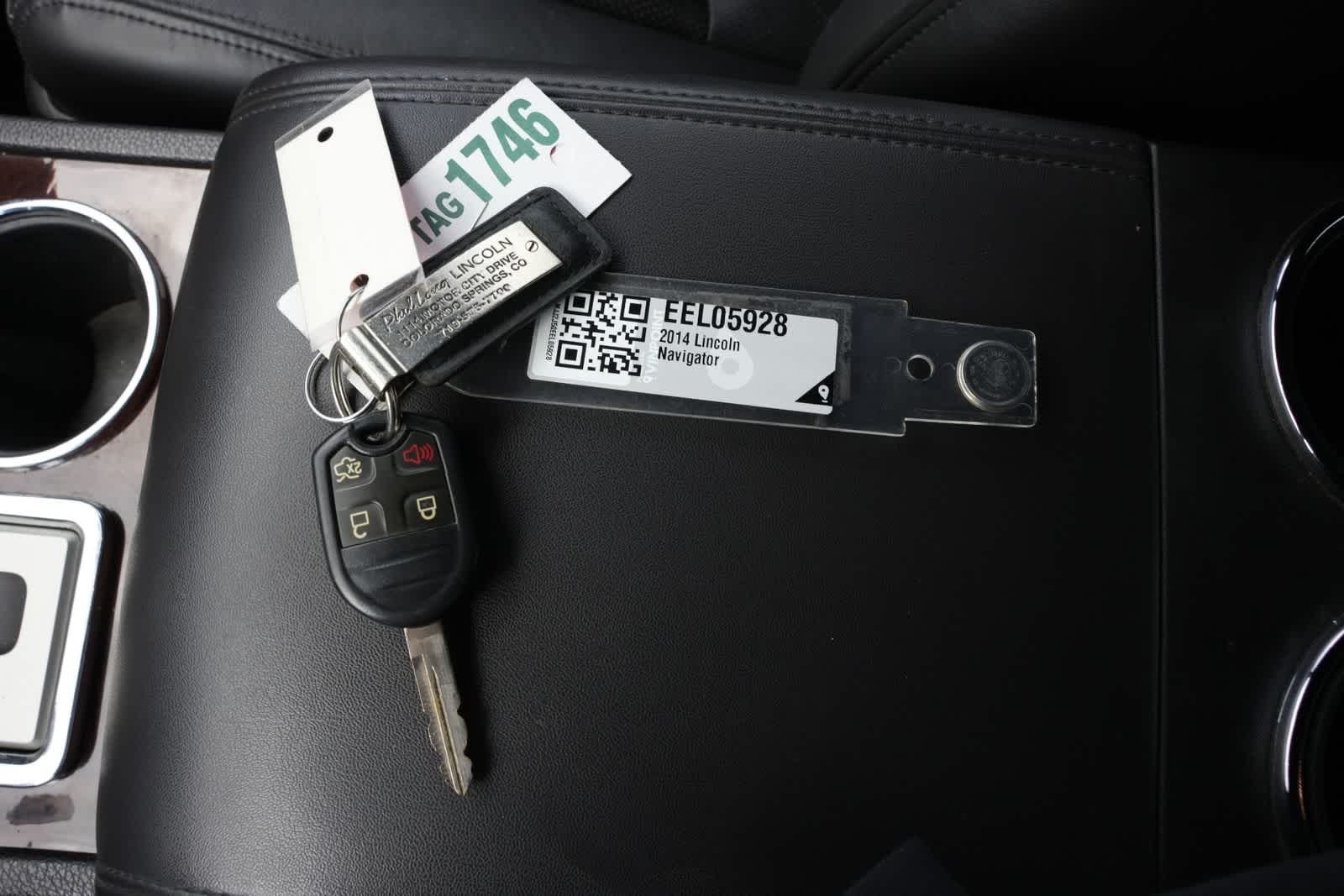 Thumbnail: 2014 Lincoln Navigator - 26