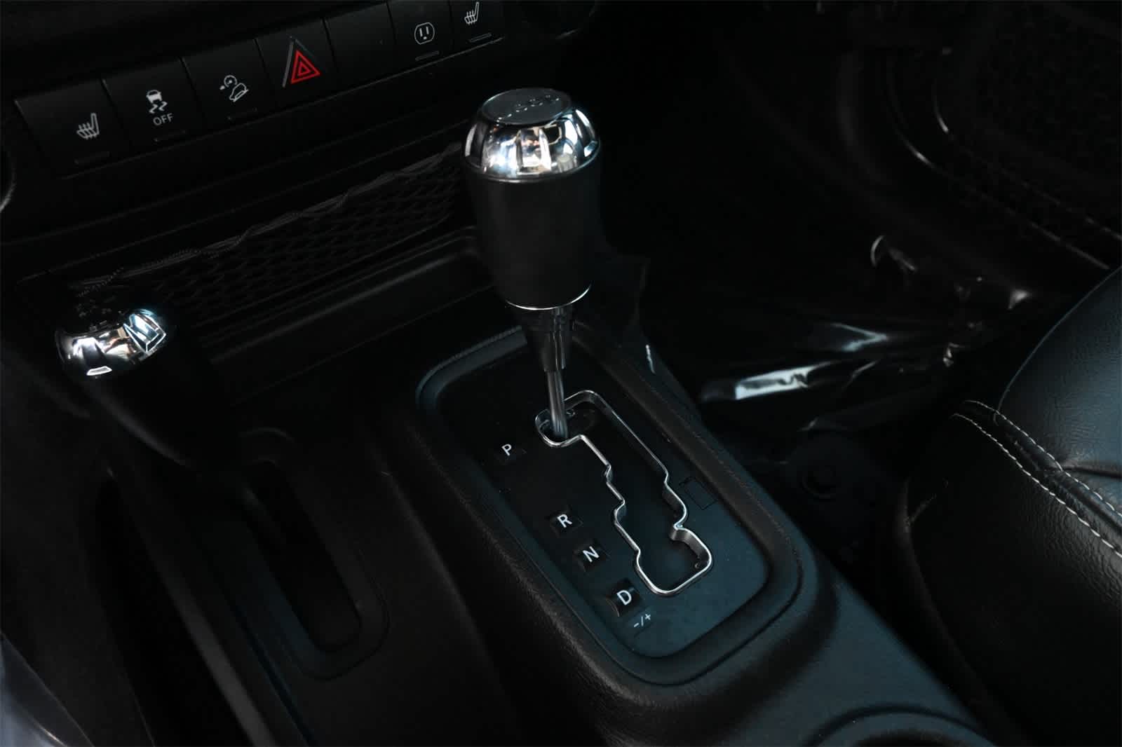 Thumbnail: 2018 Jeep Wrangler - 15