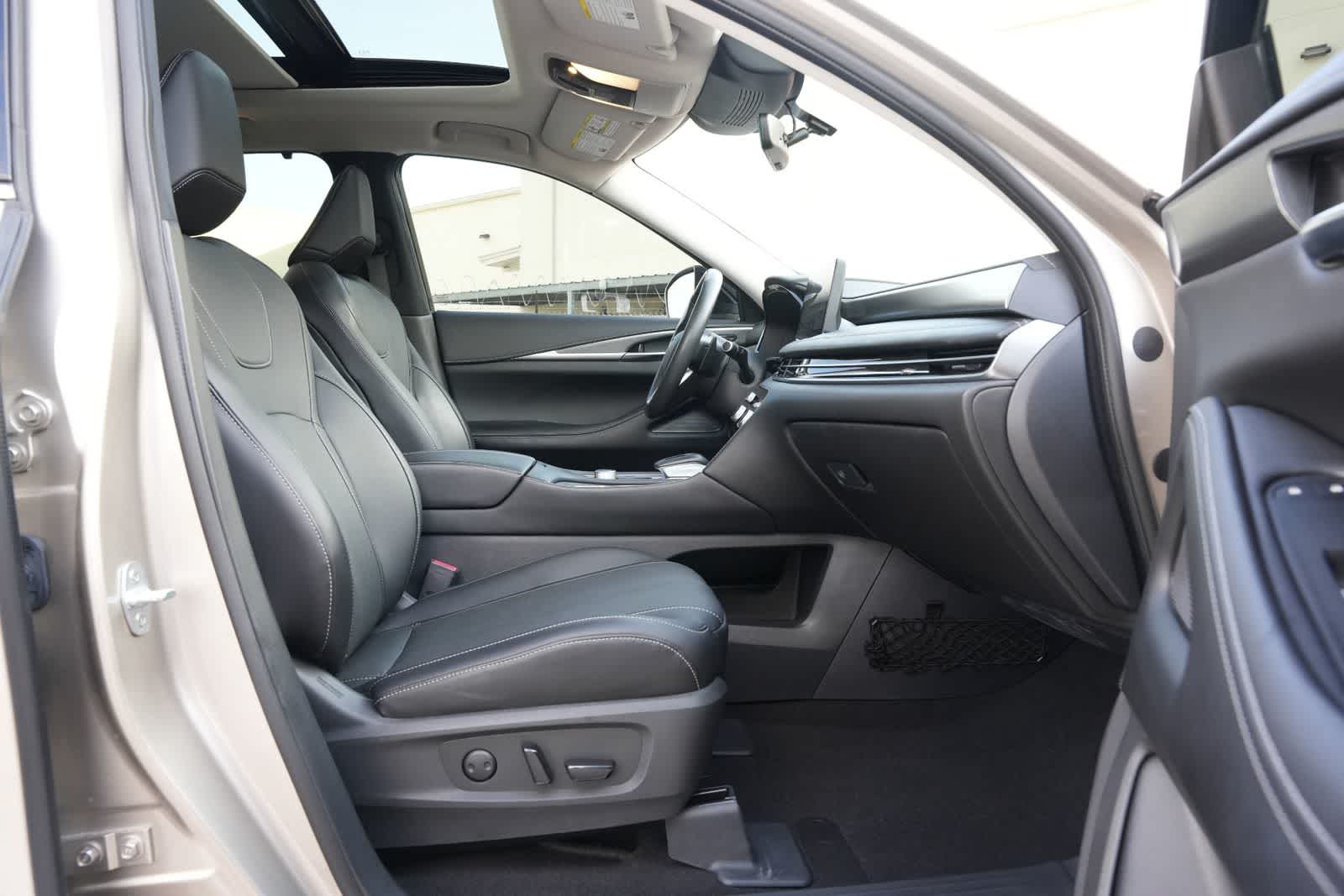 Thumbnail: 2023 INFINITI QX60 - 24