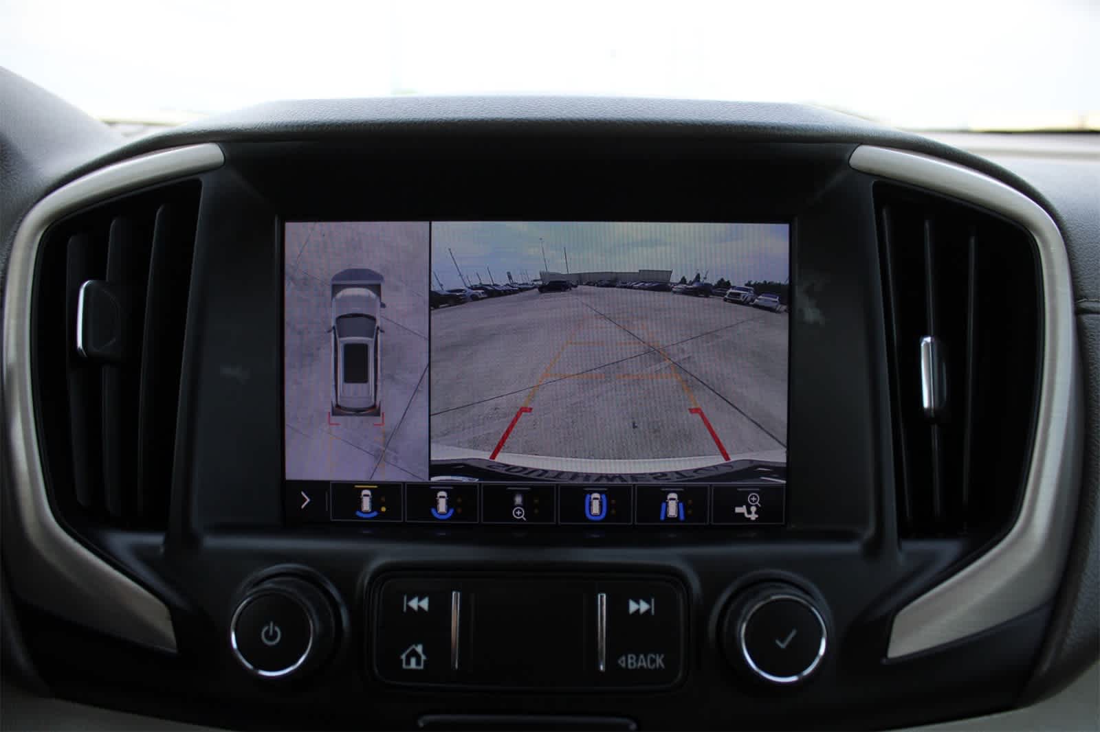 Thumbnail: 2020 GMC Terrain - 16