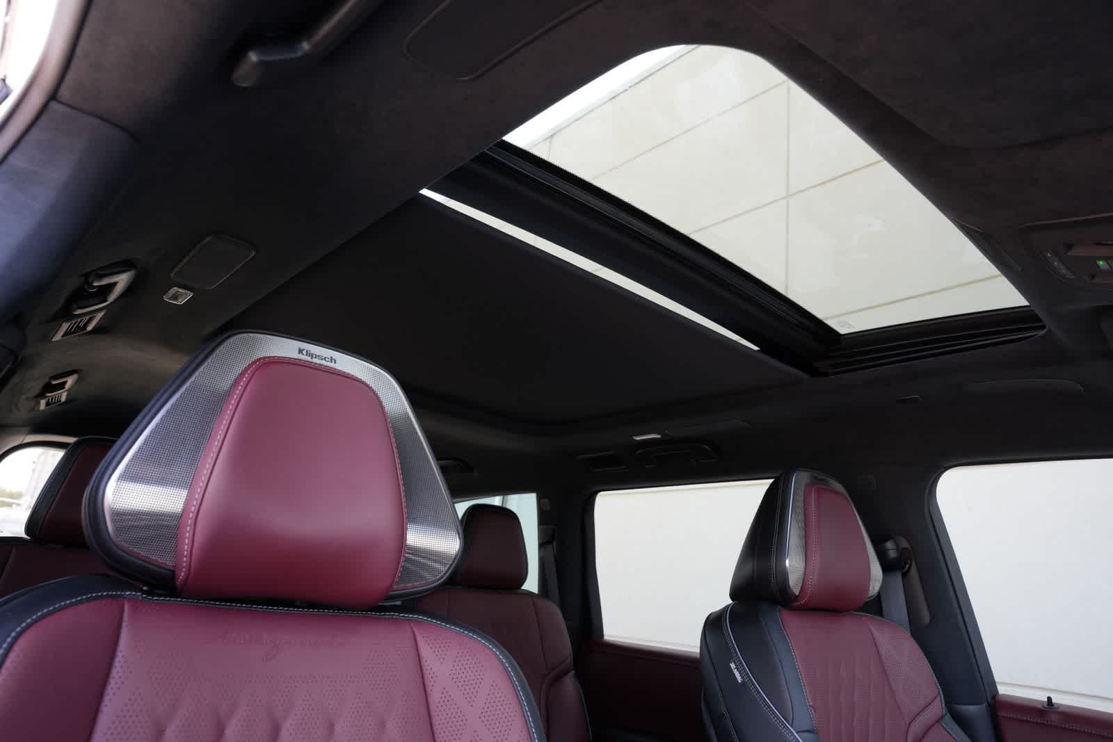 Thumbnail: 2026 INFINITI QX80 - 24