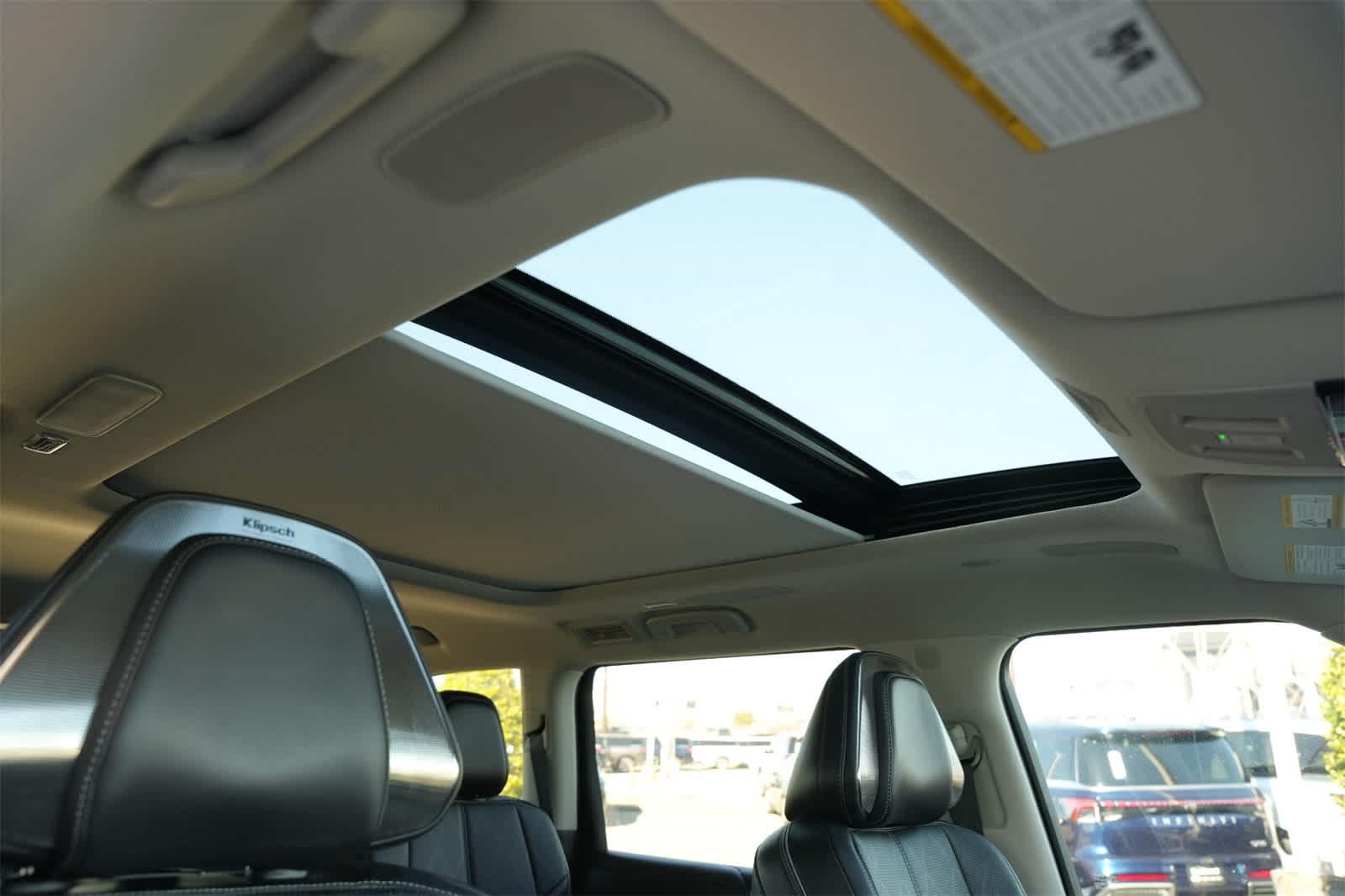 2025 INFINITI QX80 Sensory 24