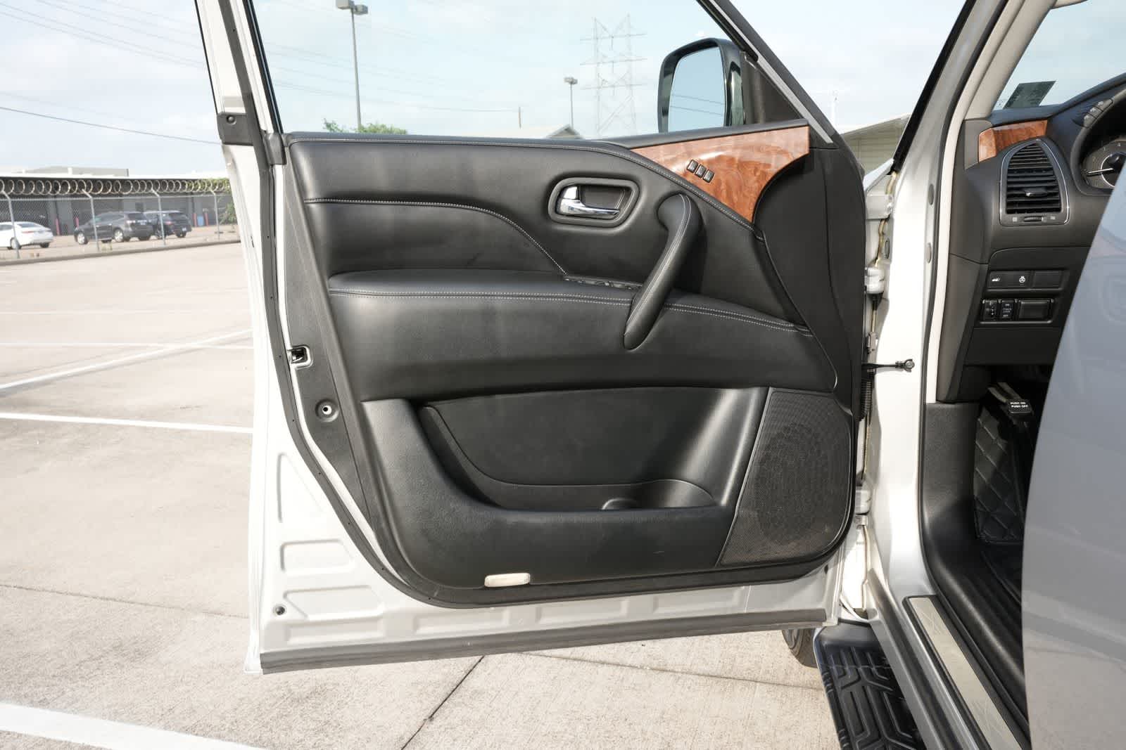 Thumbnail: 2019 INFINITI QX80 - 18