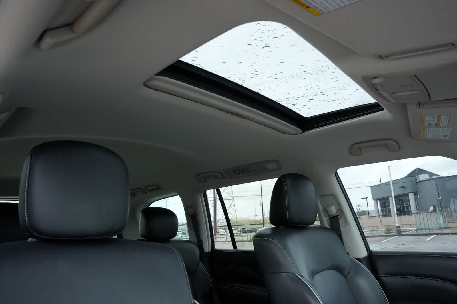 Thumbnail: 2023 INFINITI QX80 - 24