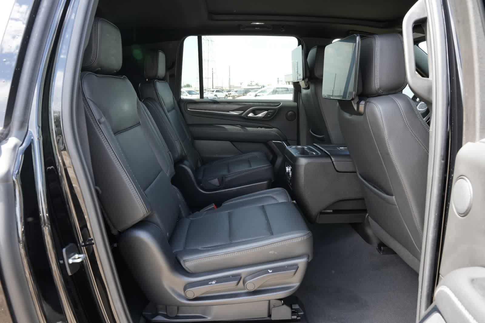 Thumbnail: 2023 GMC Yukon XL - 20