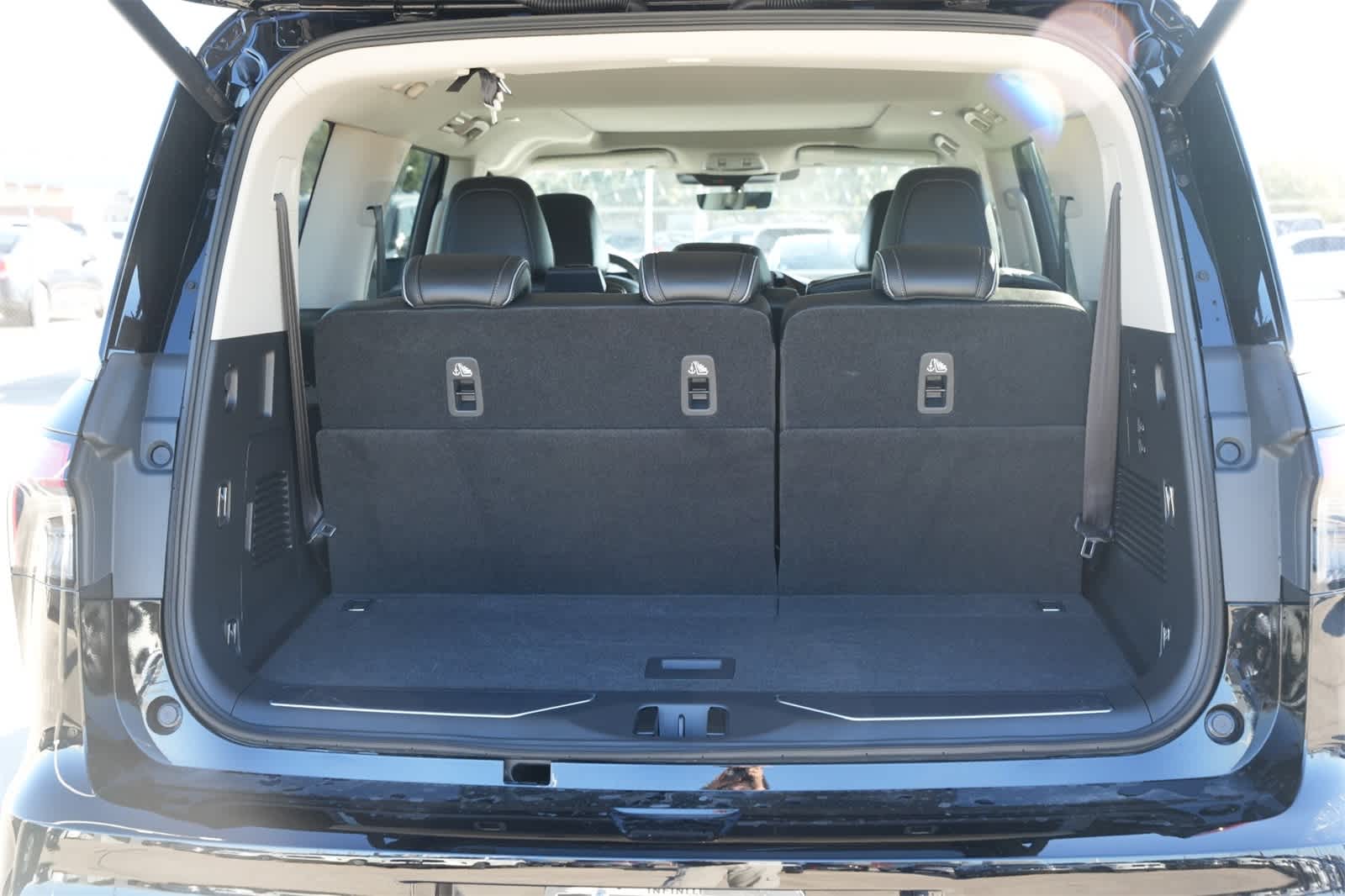 2025 INFINITI QX80 Luxe 22