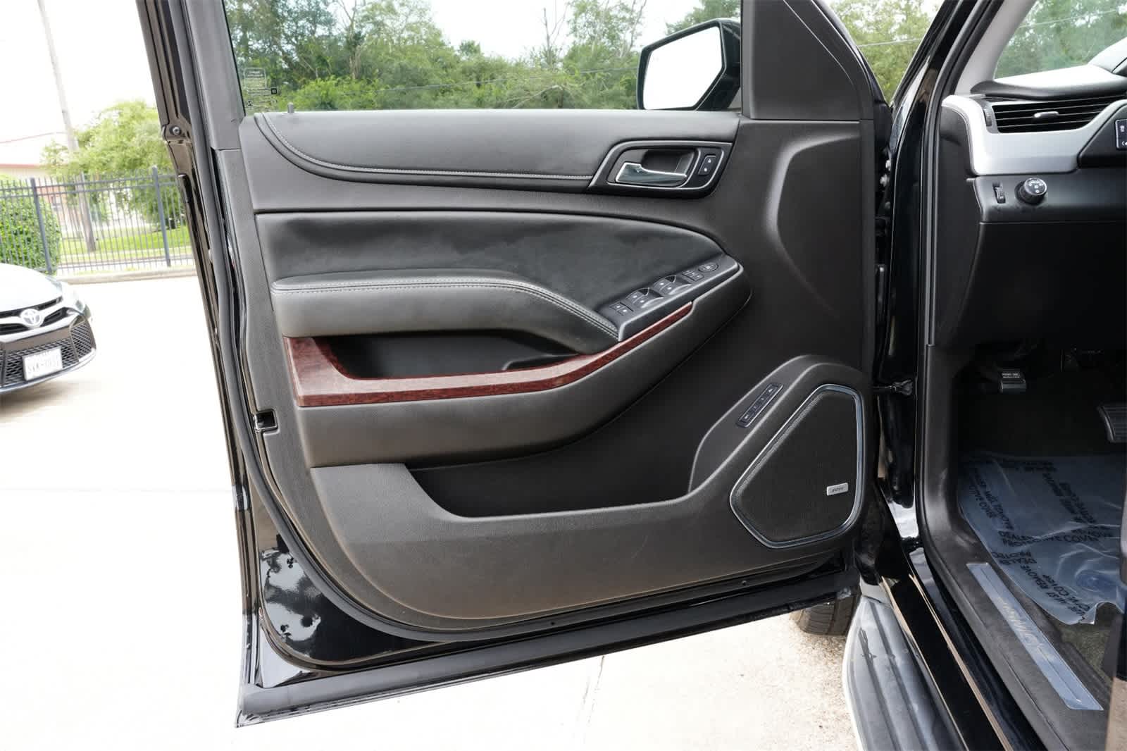 Thumbnail: 2016 GMC Yukon - 17