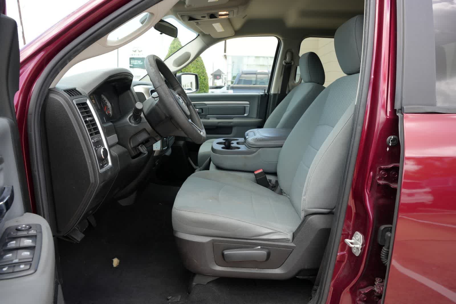 Thumbnail: 2019 RAM 1500 Classic - 15