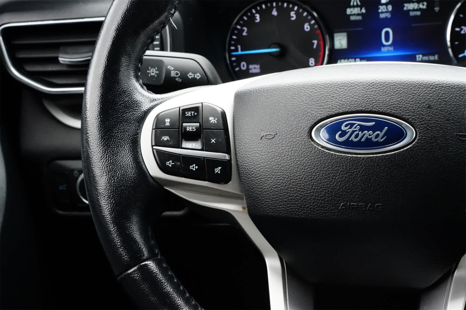 Thumbnail: 2022 Ford Explorer - 10