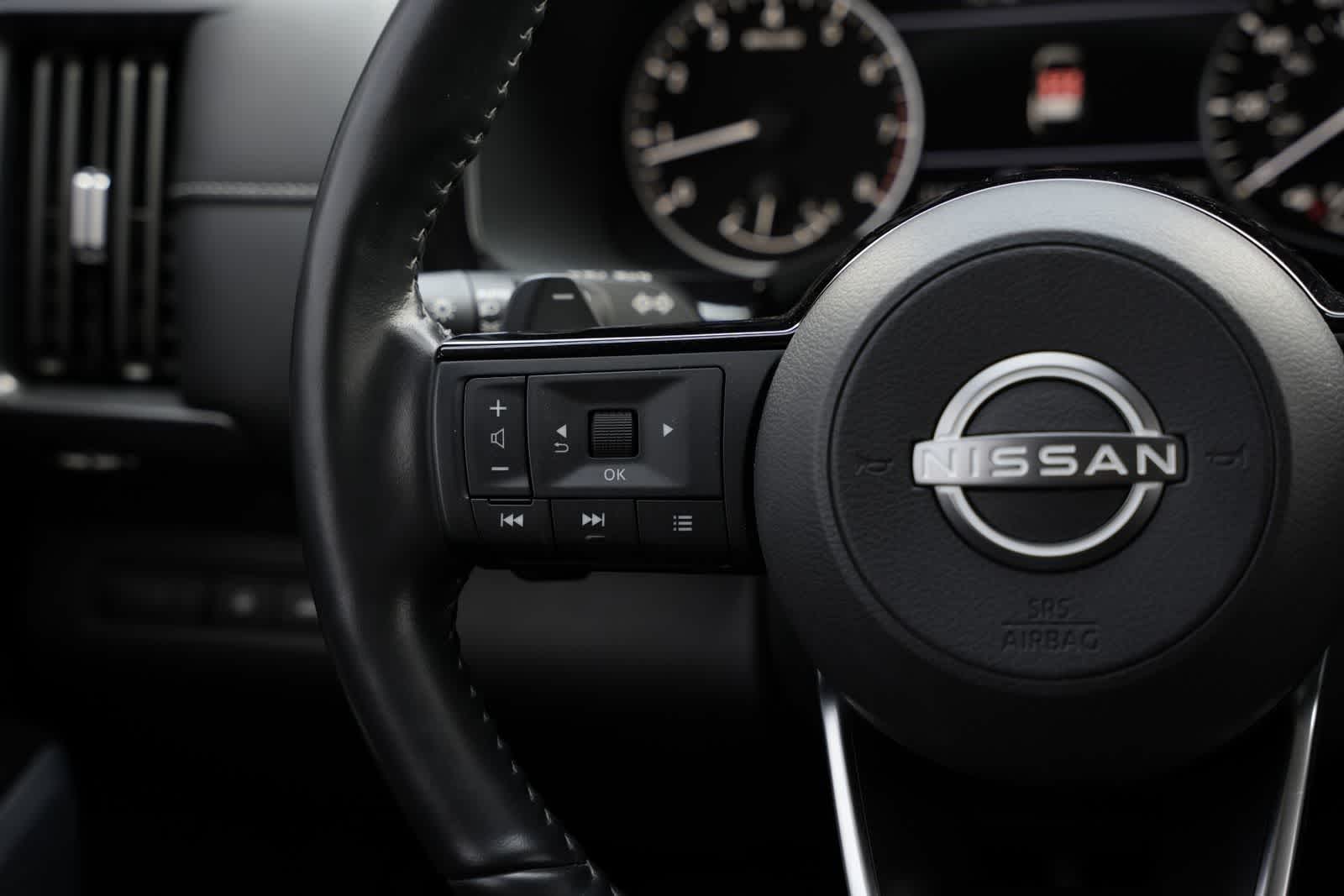 Thumbnail: 2023 Nissan Pathfinder - 10