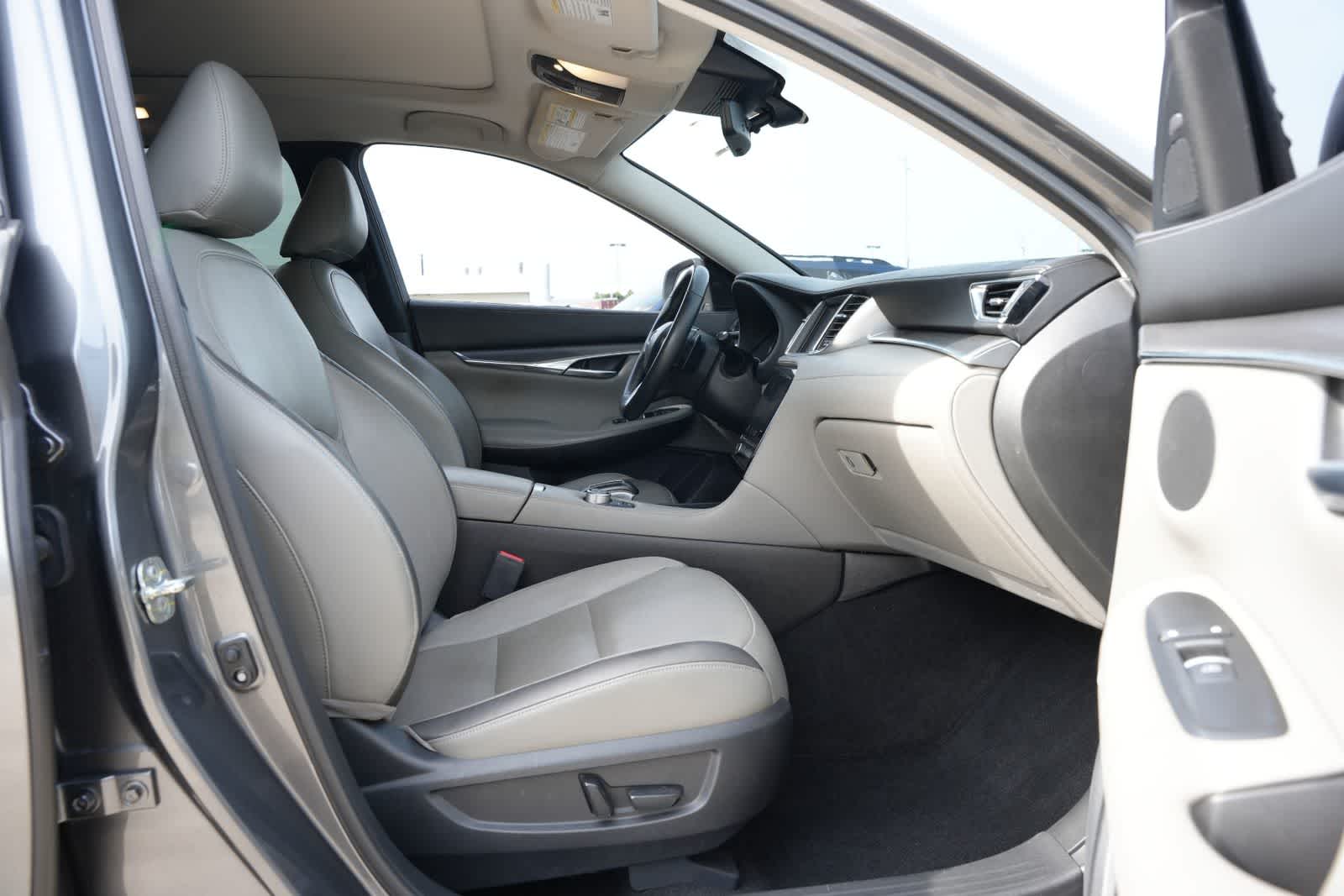 Thumbnail: 2023 INFINITI QX50 - 21