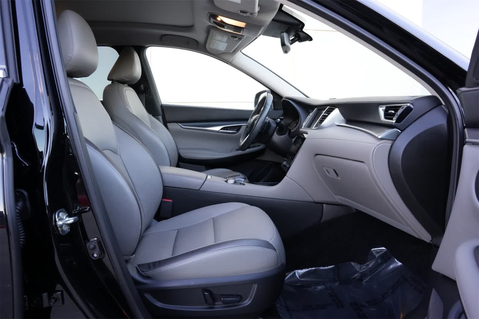 Thumbnail: 2023 INFINITI QX50 - 23