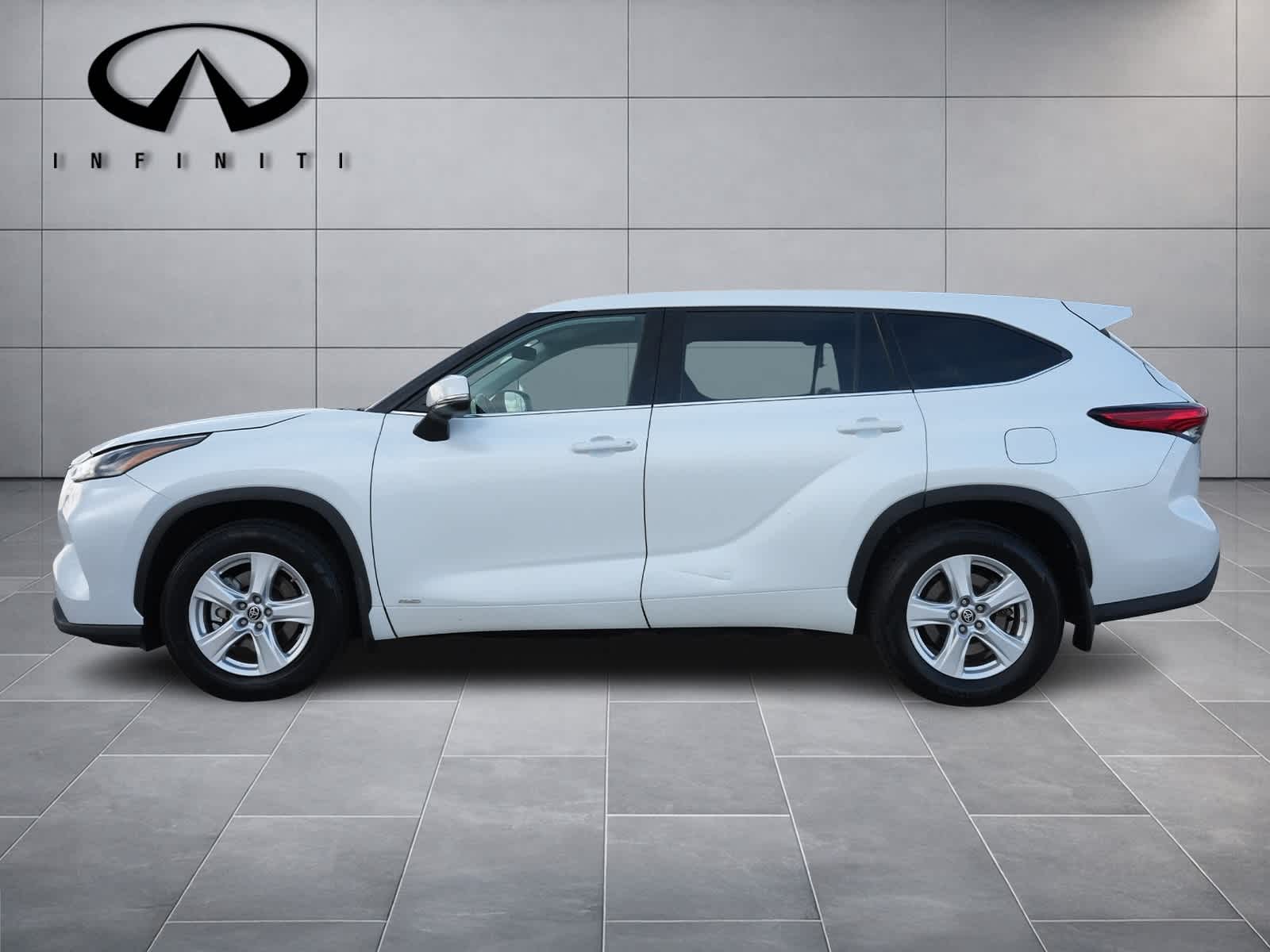 Thumbnail: 2022 Toyota Highlander - 4