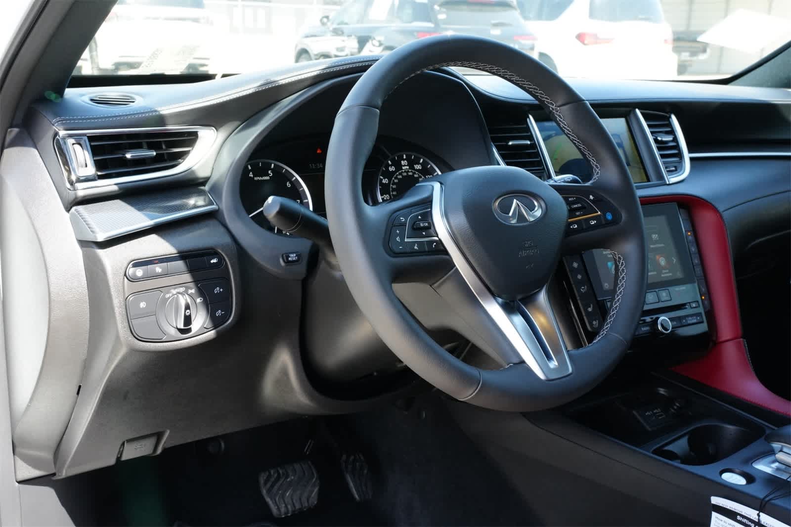 Thumbnail: 2025 INFINITI QX50 - 16