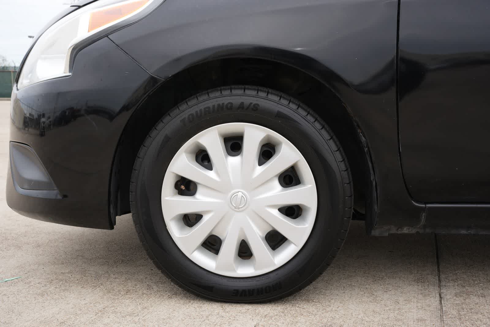 Thumbnail: 2018 Nissan Versa - 18