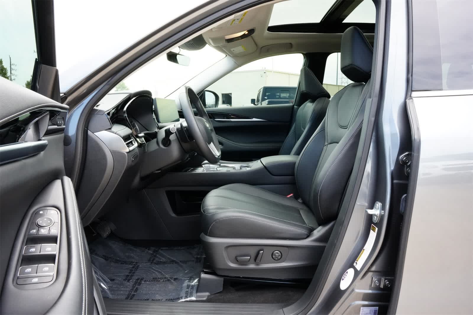 Thumbnail: 2024 INFINITI QX60 - 16