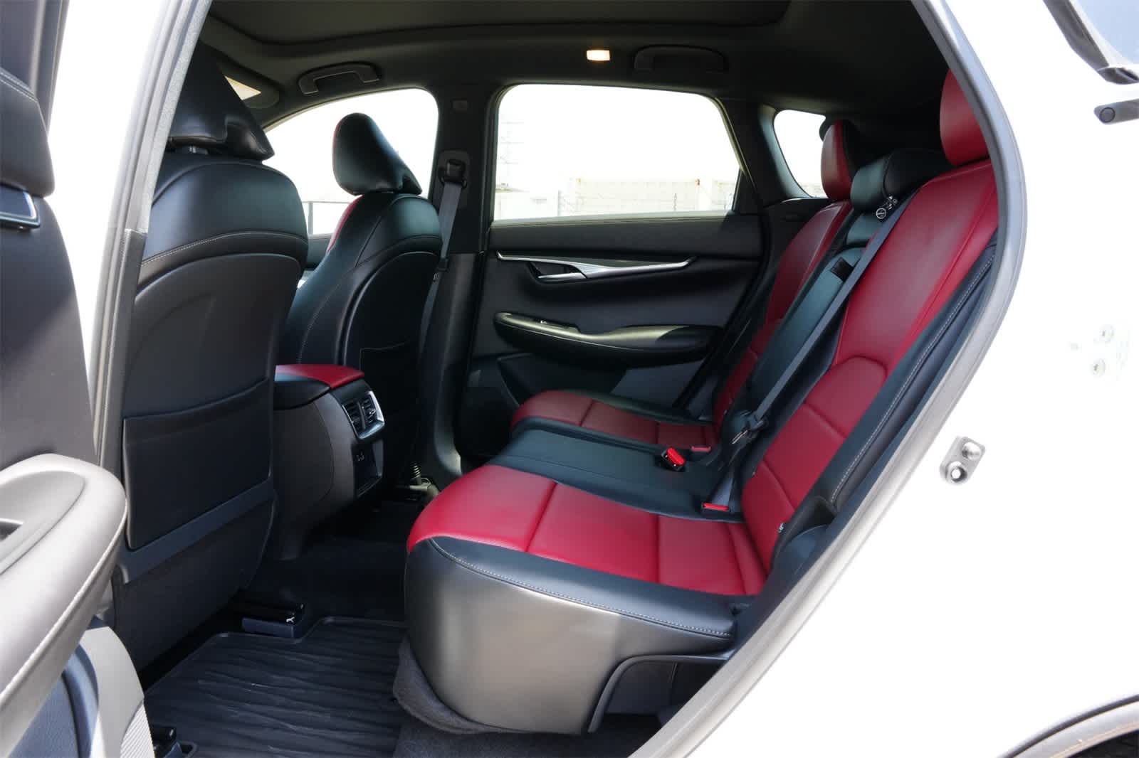 Thumbnail: 2025 INFINITI QX50 - 18