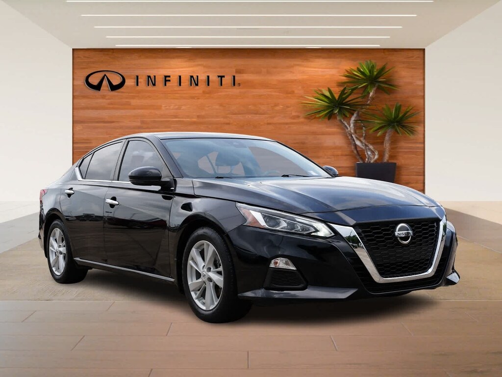 Used 2022 Nissan Altima 2.5 SV Sedan