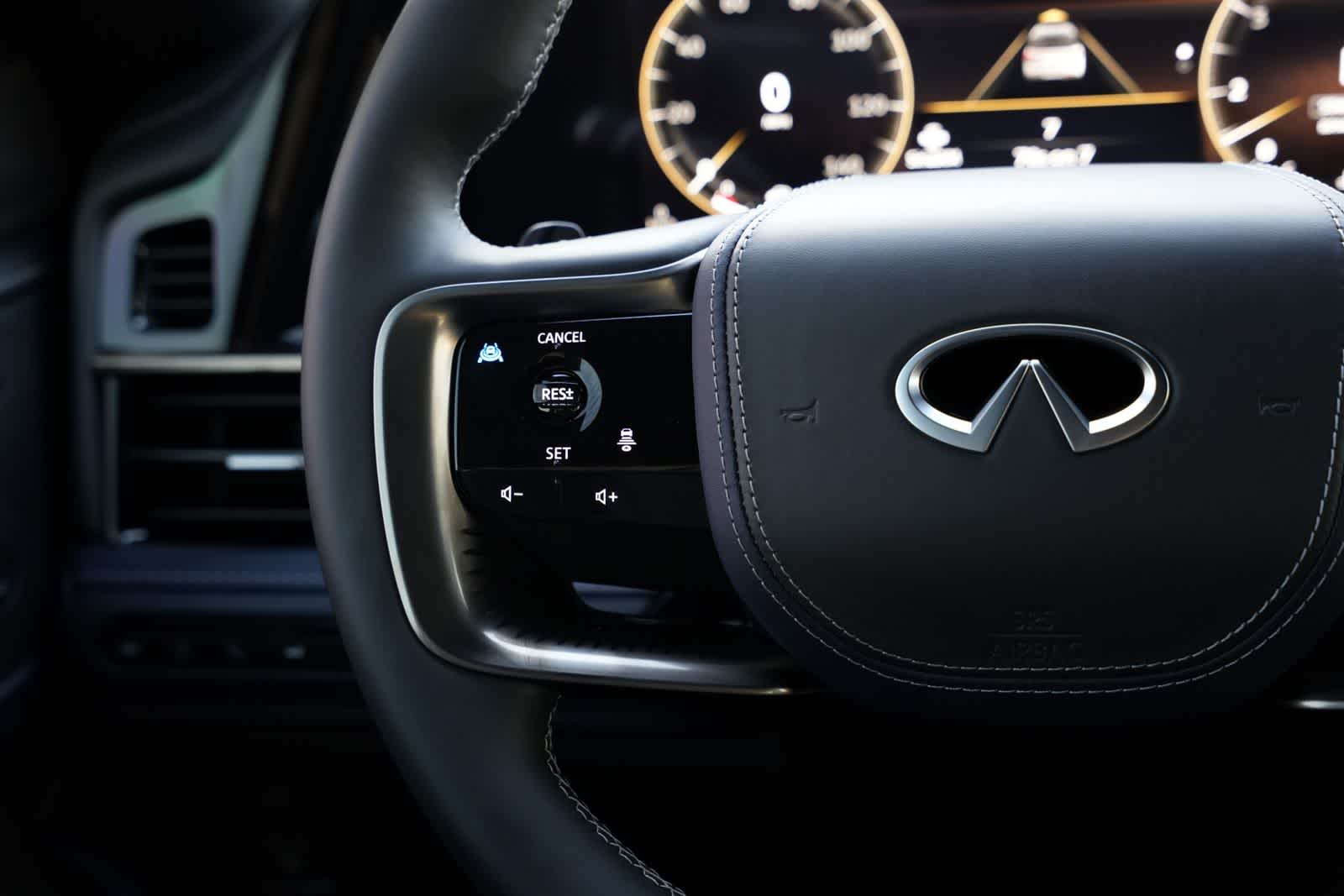 Thumbnail: 2026 INFINITI QX80 - 10